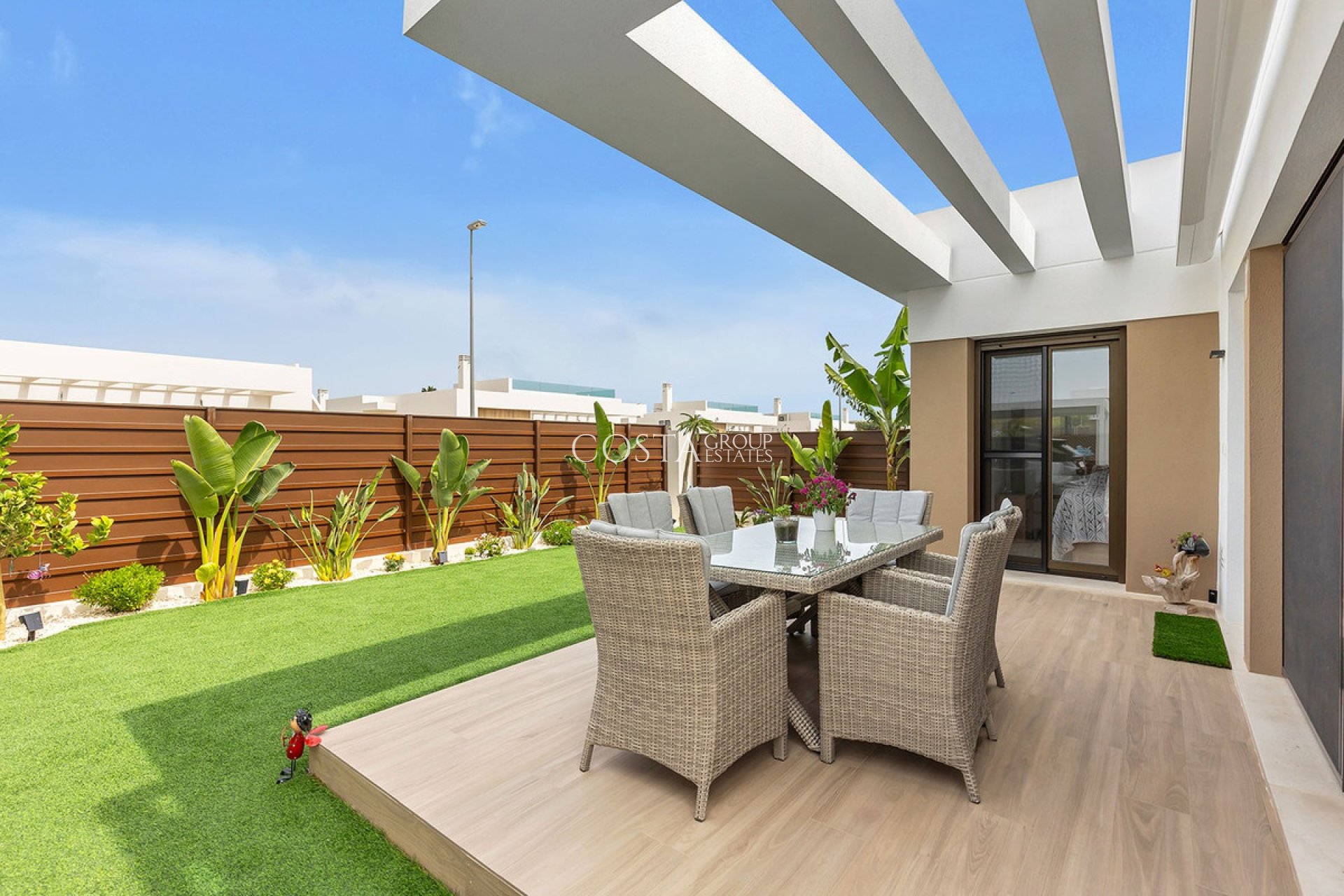 Resale - Villa -
Orihuela - Vista Bella Golf