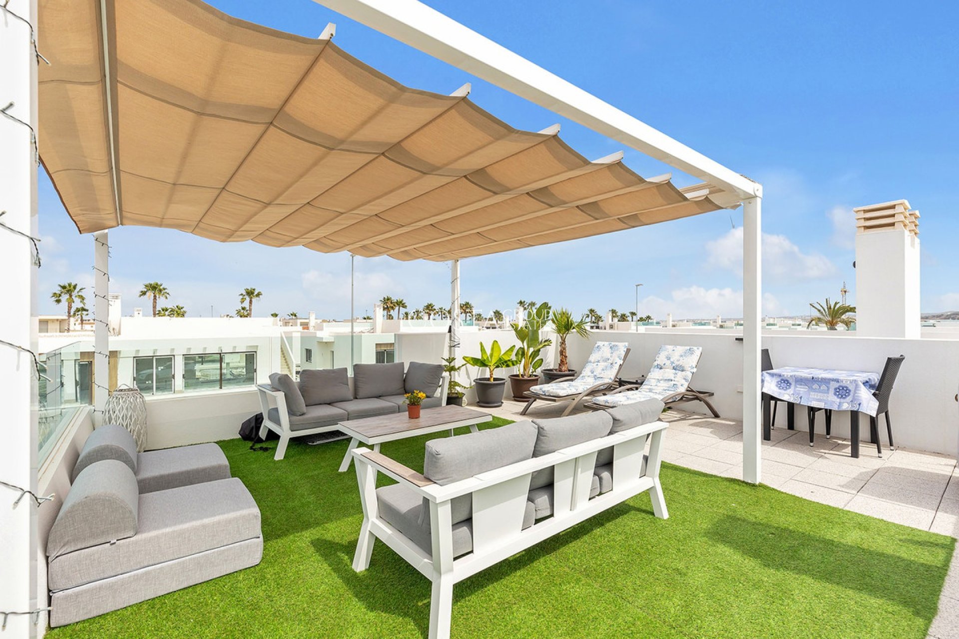 Resale - Villa -
Orihuela - Vista Bella Golf