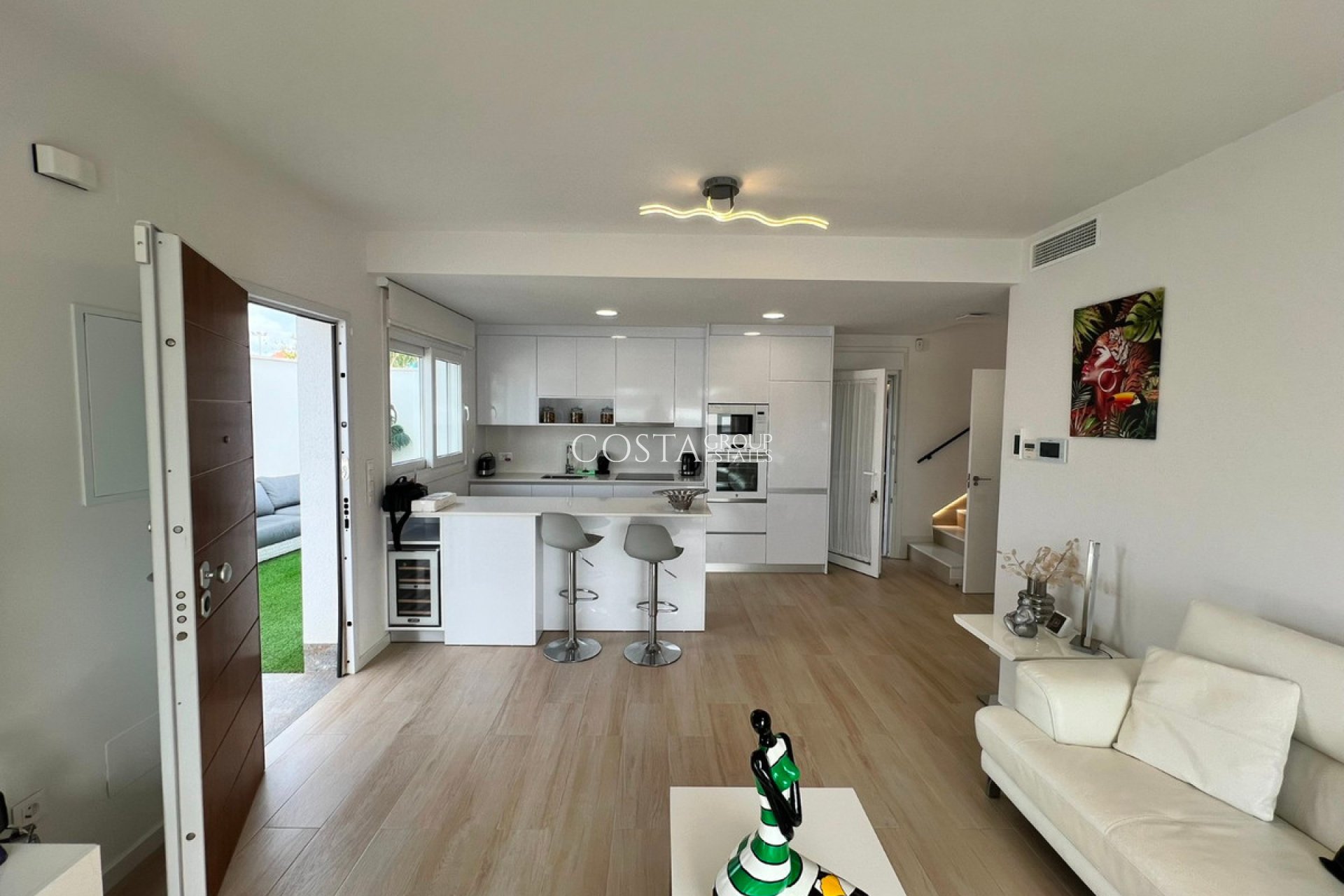 Resale - Villa -
Pilar de la Horadada - Pilar de la Horadada Centro