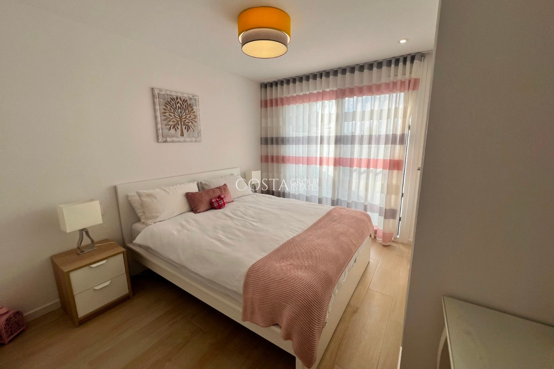 Resale - Villa -
Pilar de la Horadada - Pilar de la Horadada Centro