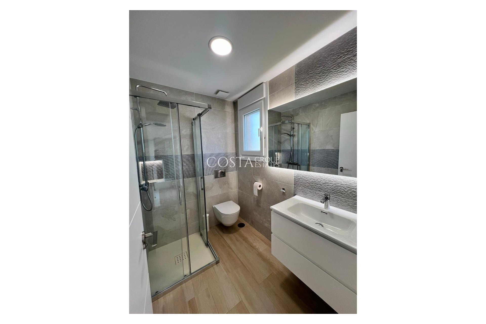 Resale - Villa -
Pilar de la Horadada - Pilar de la Horadada Centro