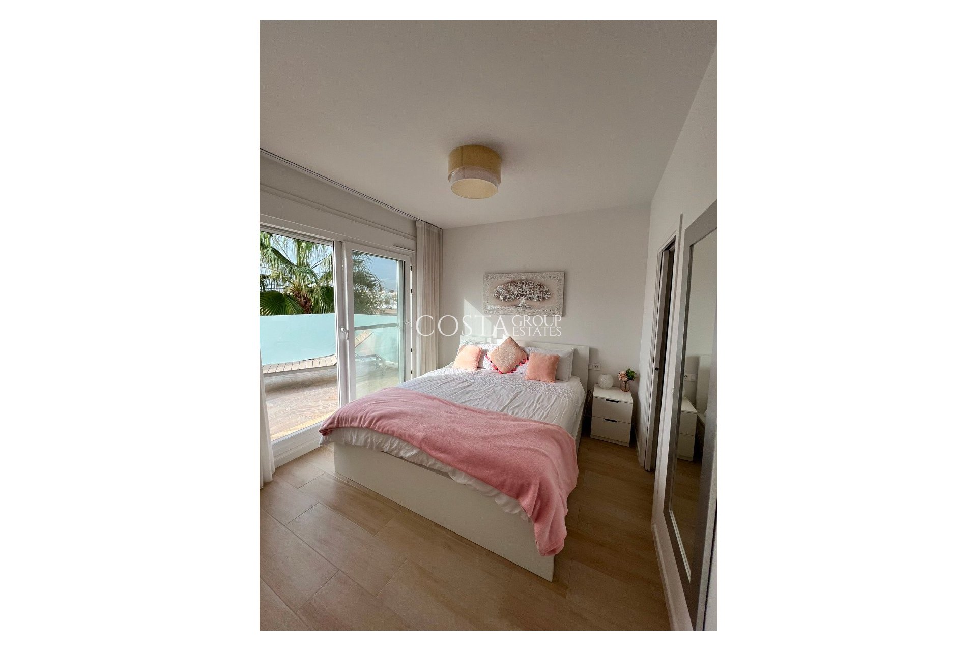 Resale - Villa -
Pilar de la Horadada - Pilar de la Horadada Centro