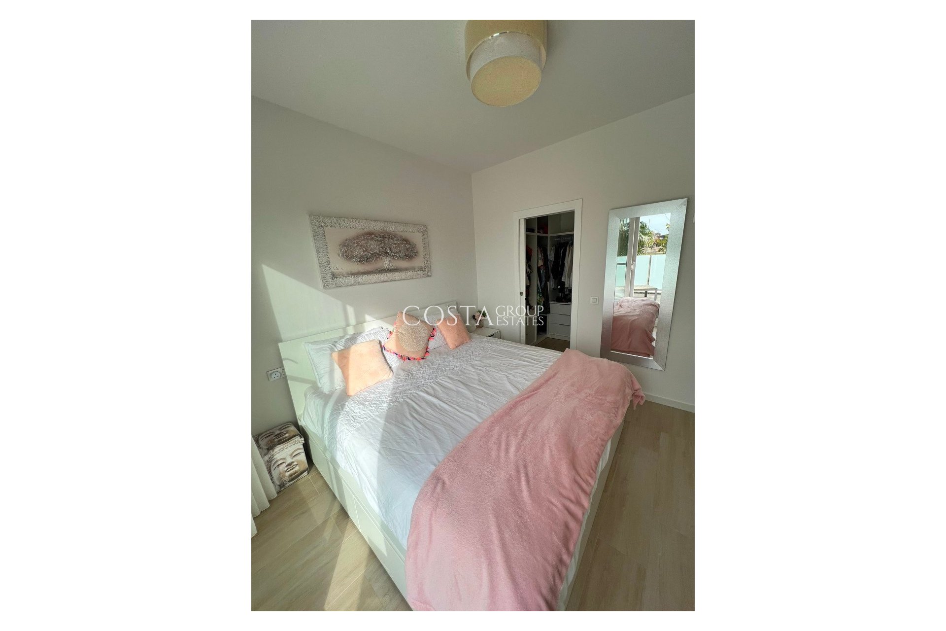 Resale - Villa -
Pilar de la Horadada - Pilar de la Horadada Centro