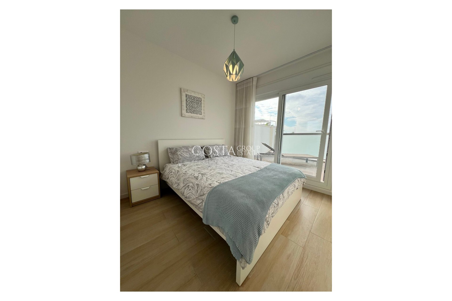 Resale - Villa -
Pilar de la Horadada - Pilar de la Horadada Centro