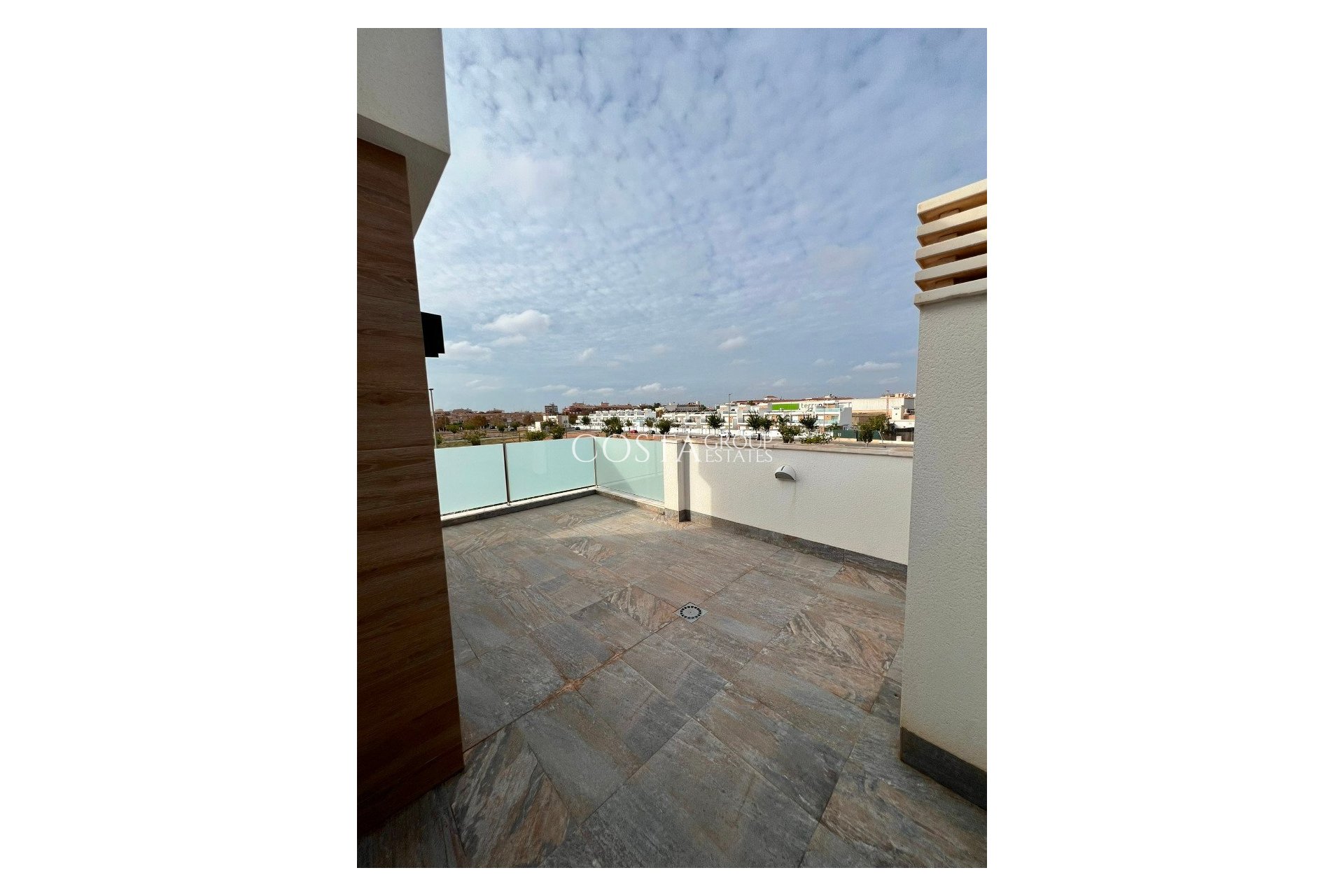 Resale - Villa -
Pilar de la Horadada - Pilar de la Horadada Centro