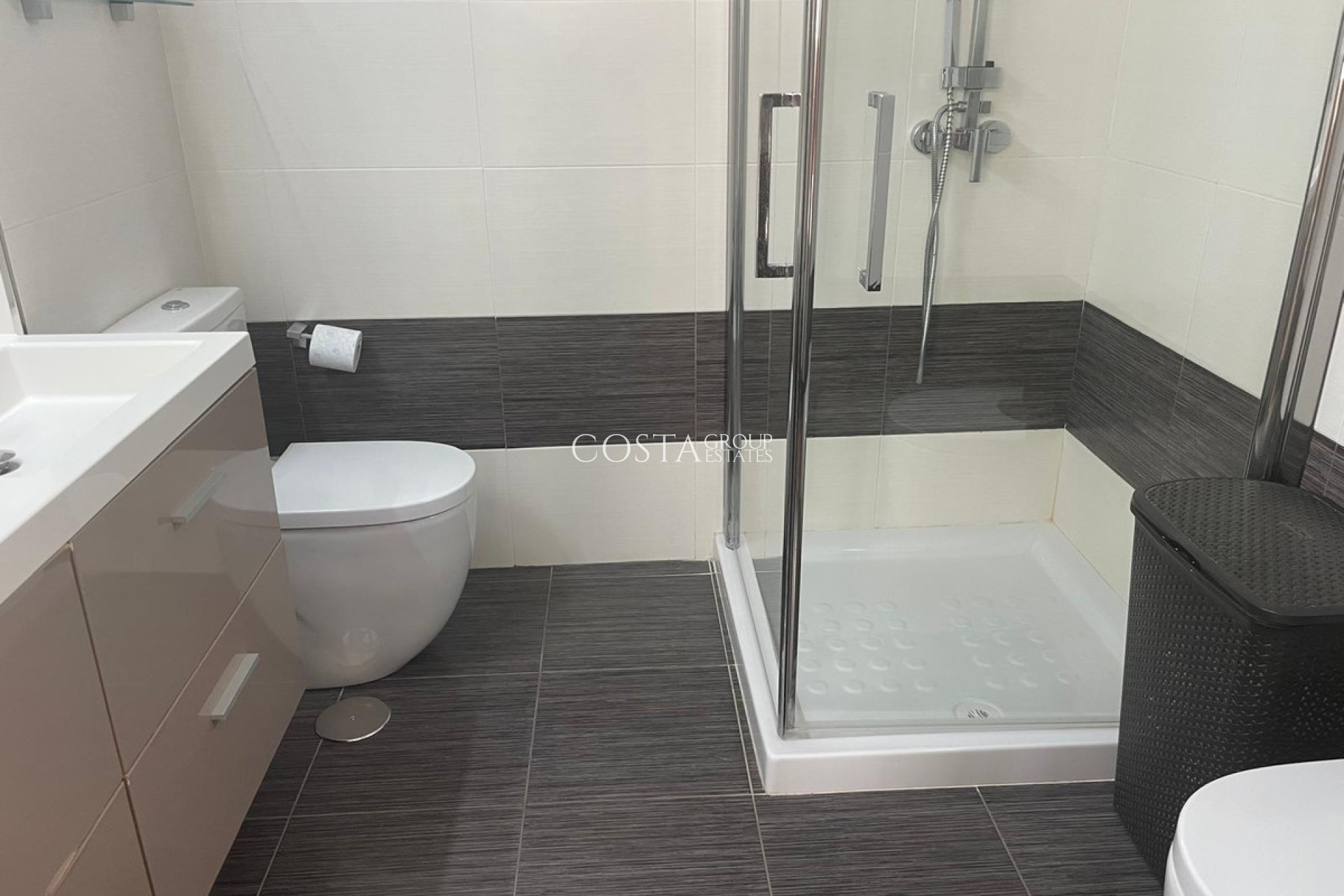 Resale - Villa -
Pilar de la Horadada - Pilar de la Horadada Centro