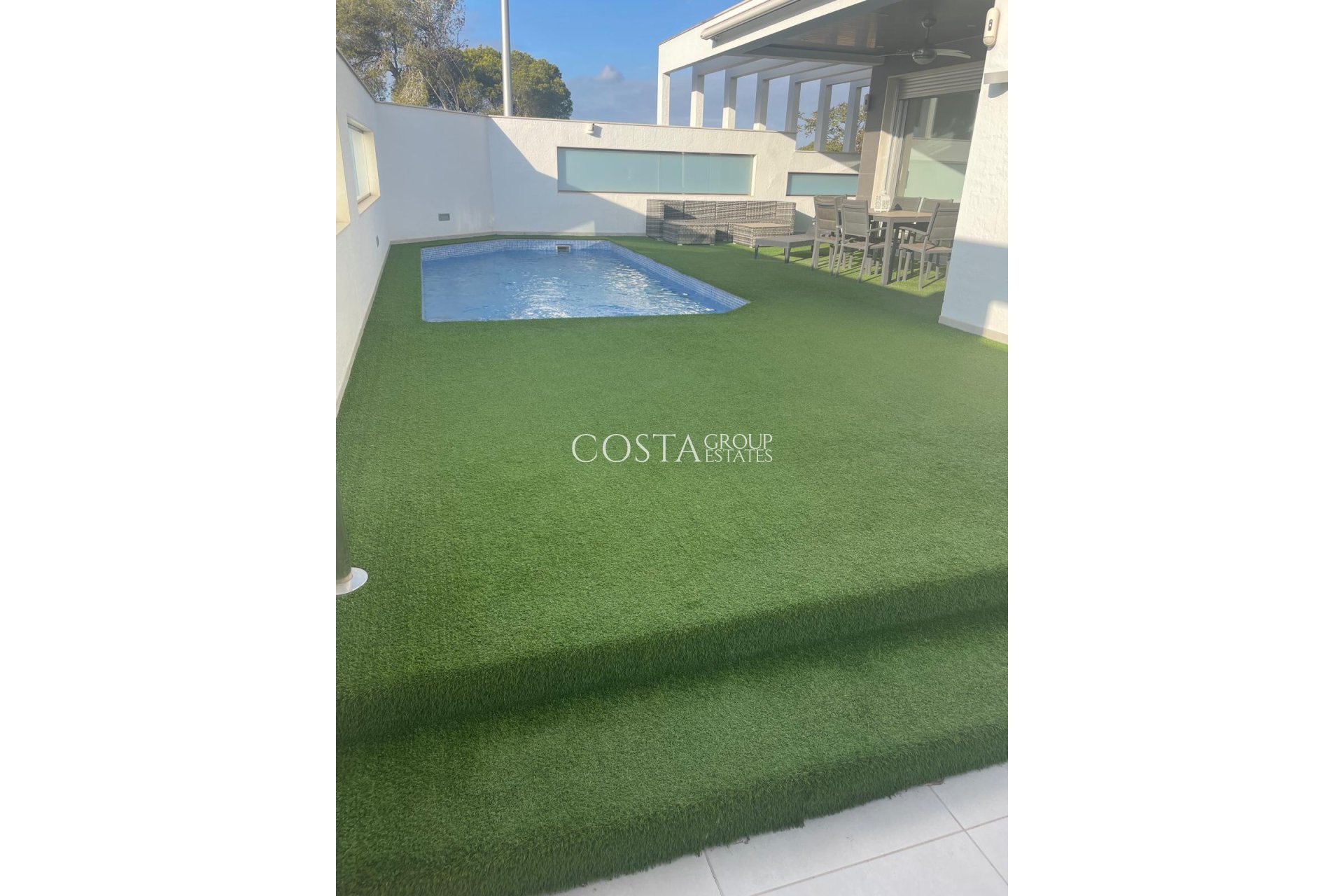 Resale - Villa -
Pilar de la Horadada - Pilar de la Horadada Centro