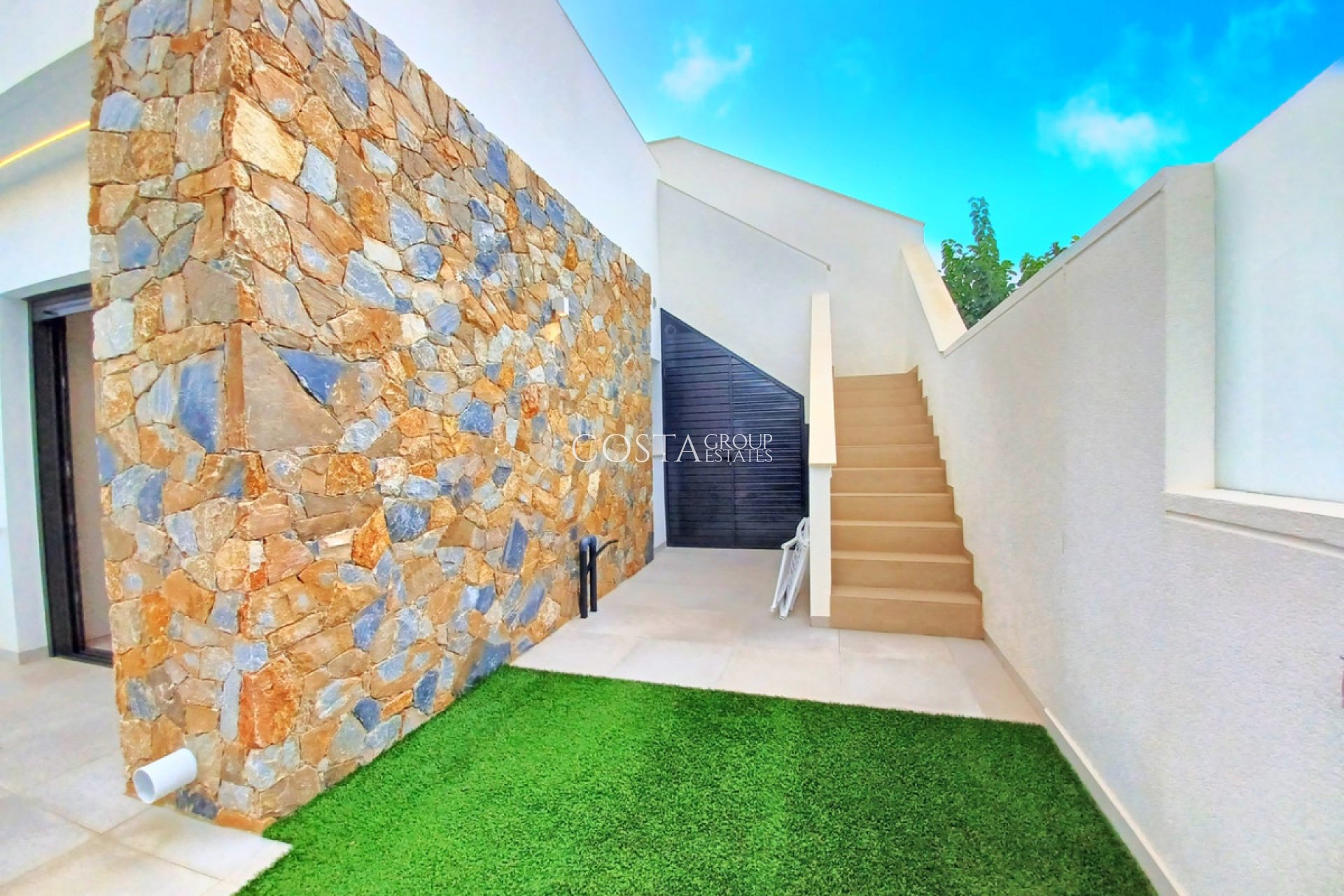 Resale - Villa -
Pilar de la Horadada - Pilar de la Horadada Centro
