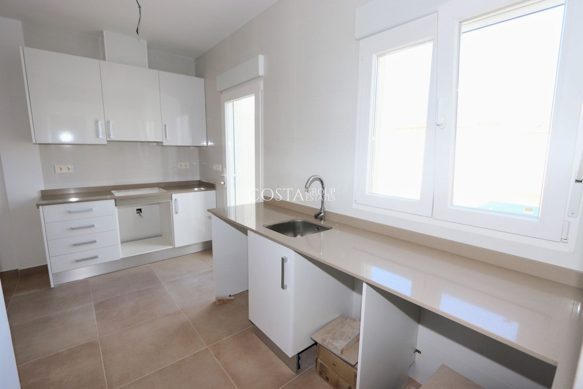 Resale - Villa -
Pilar de la Horadada - Pilar de la Horadada Centro