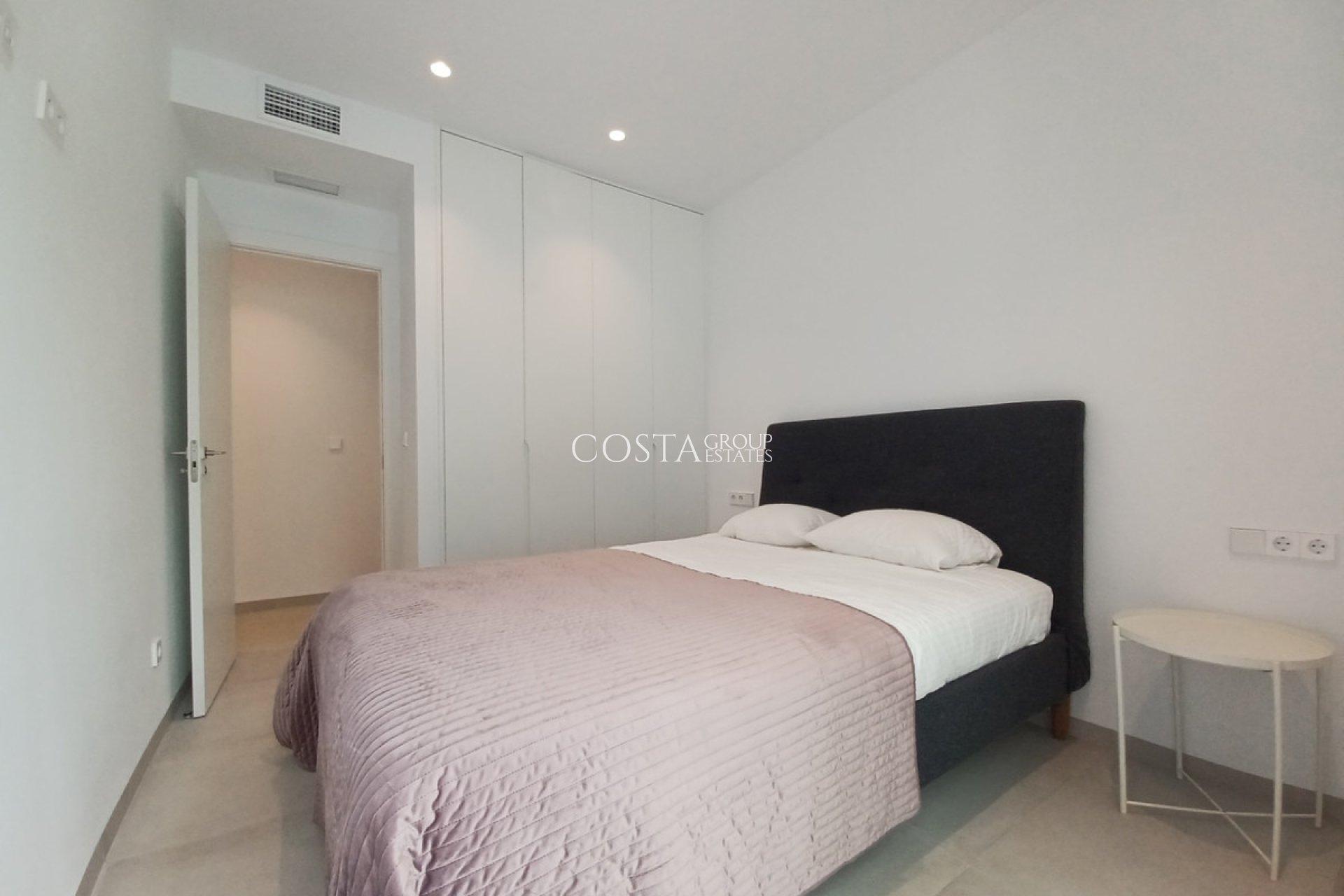 Resale - Villa -
Pilar de la Horadada - Pilar de la Horadada Centro