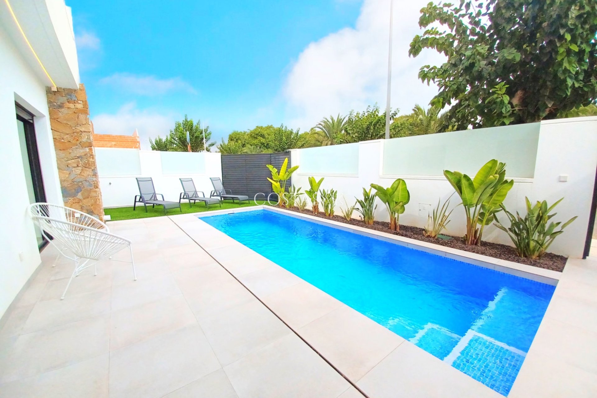 Resale - Villa -
Pilar de la Horadada - Pilar de la Horadada Centro