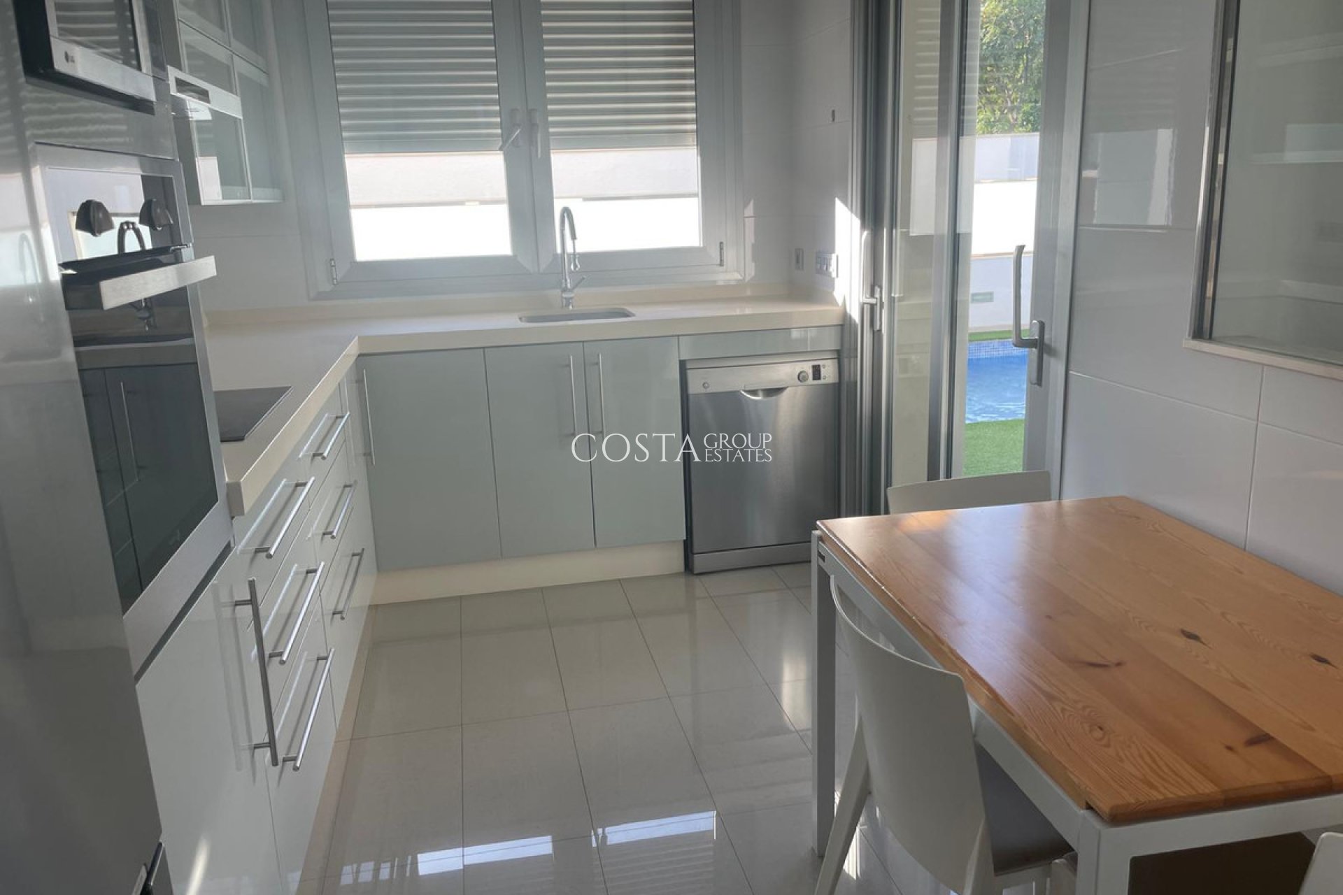 Resale - Villa -
Pilar de la Horadada - Pilar De La Horadada