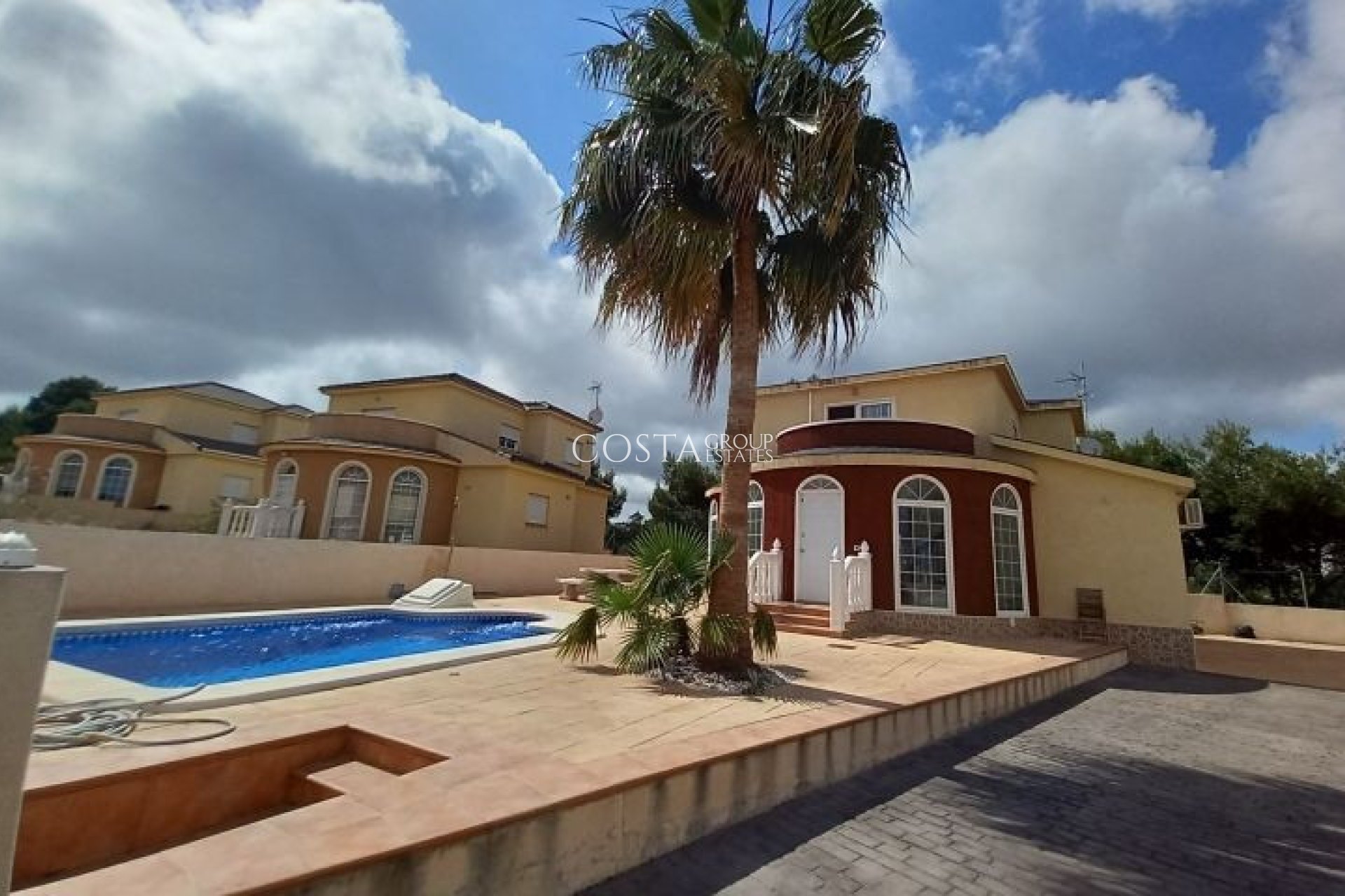 Resale - Villa -
Pilar de la Horadada - Pinar de Campoverde