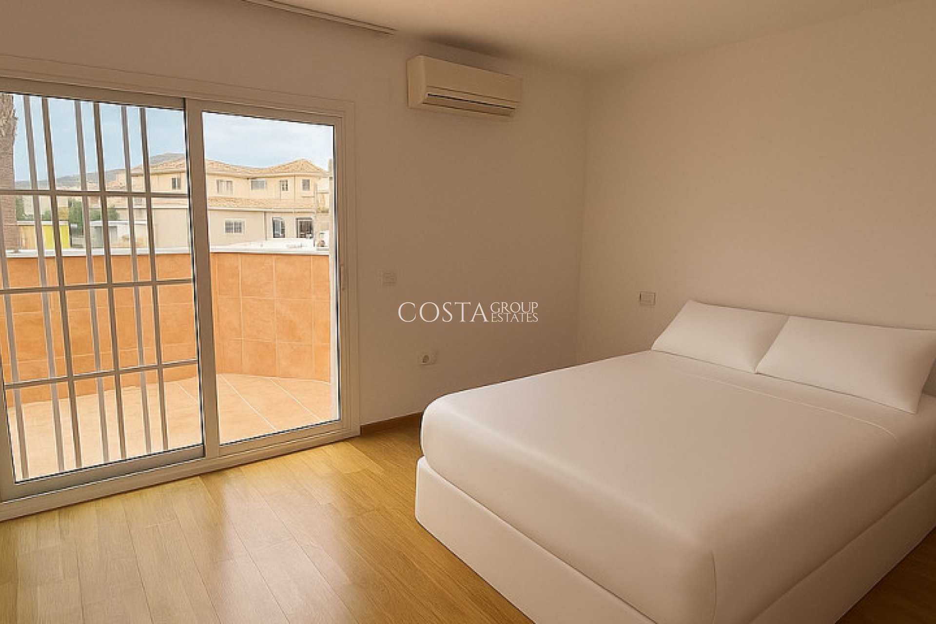 Resale - Villa -
Pilar de la Horadada - Pinar de Campoverde