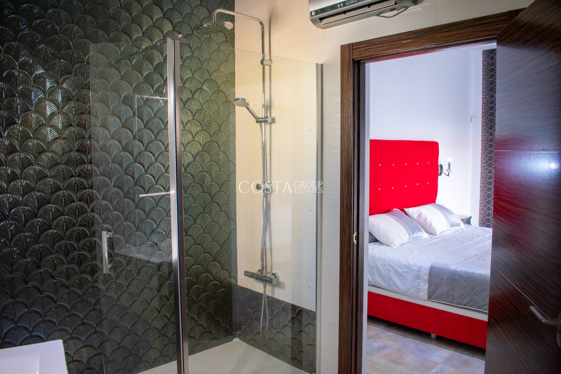 Resale - Villa -
Pilar de la Horadada - Torre de la Horadada