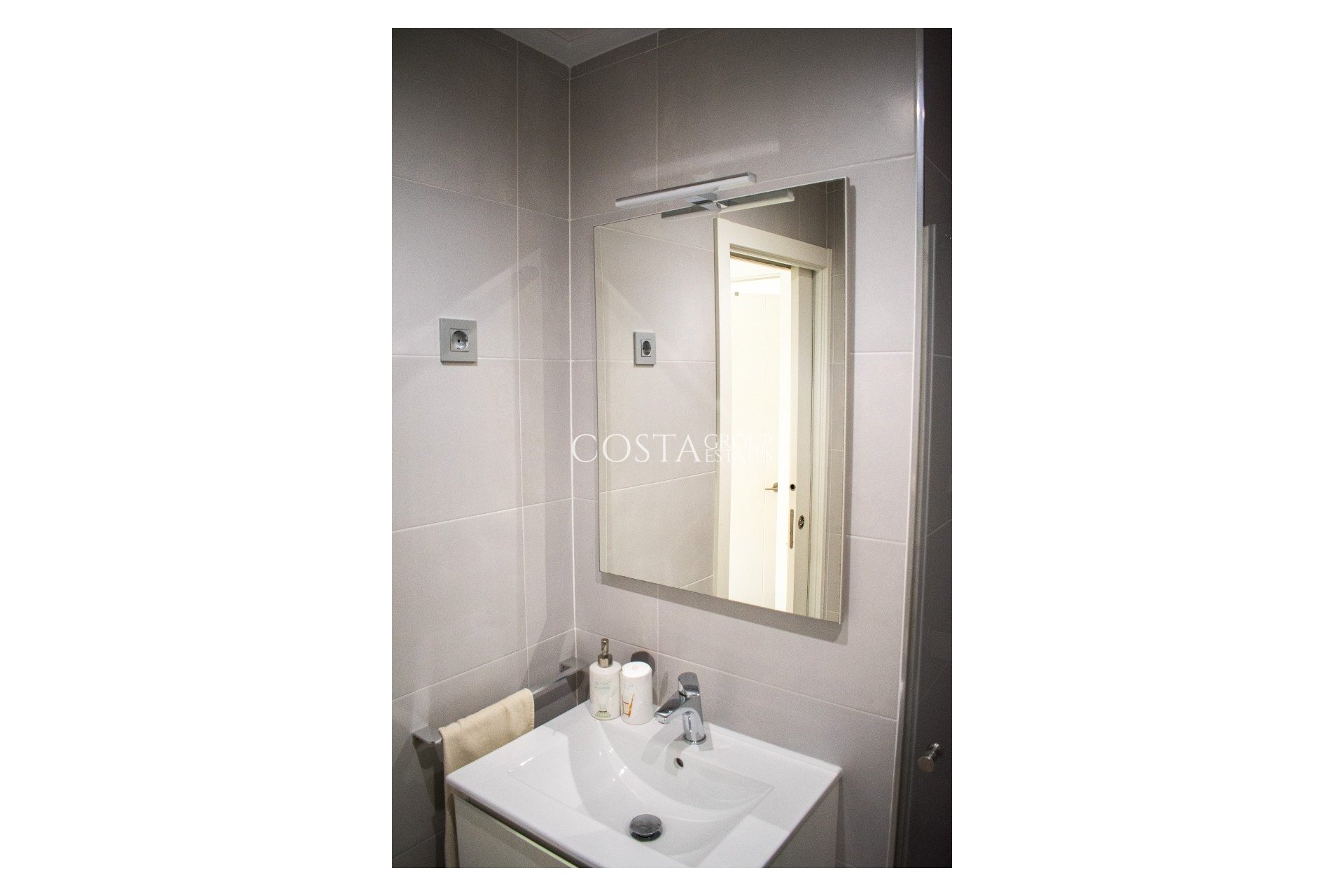 Resale - Villa -
Pilar de la Horadada - Torre de la Horadada