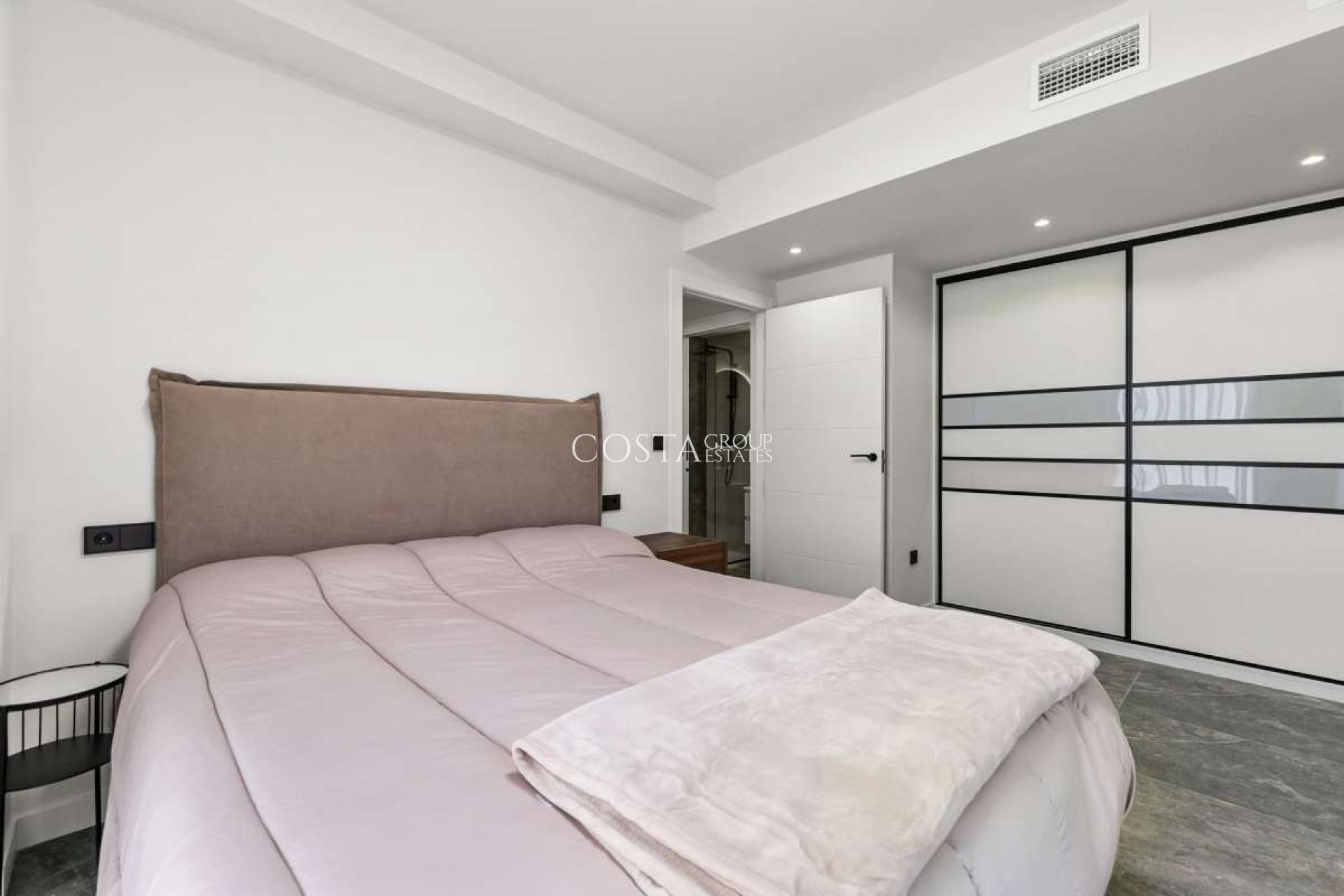 Resale - Villa -
Pilar de la Horadada - Torre De La Horadada