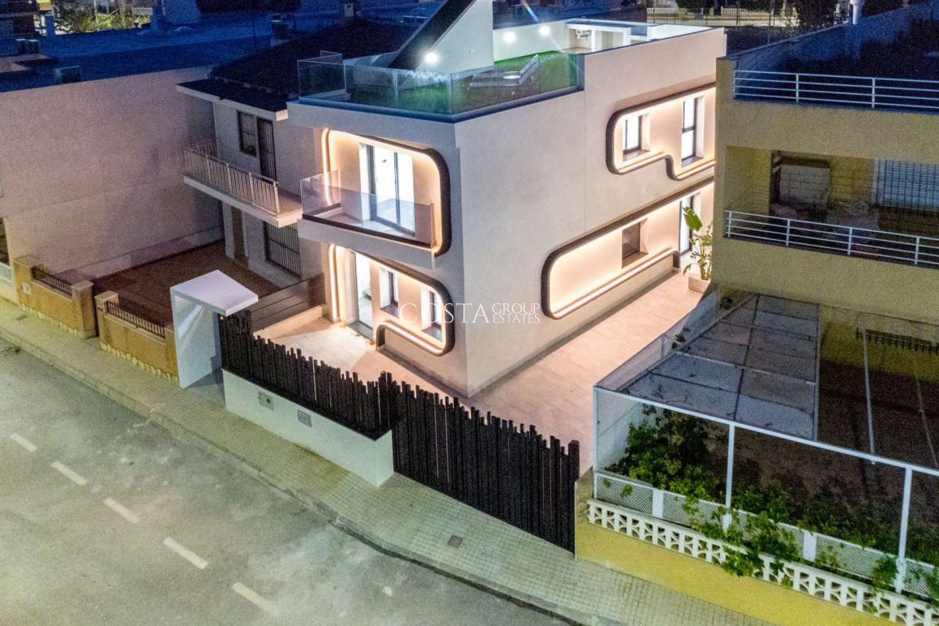 Resale - Villa -
Pilar de la Horadada - Torre De La Horadada