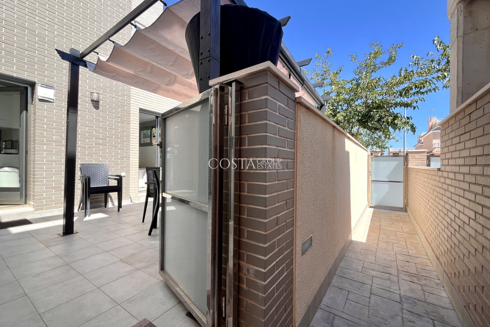 Resale - Villa -
Pilar de la Horadada - Torre De La Horadada