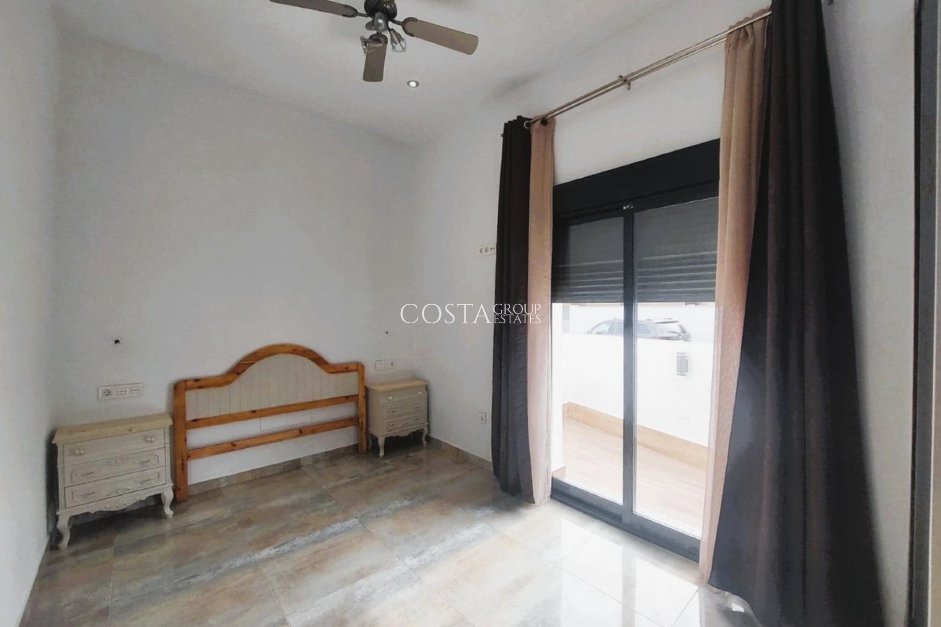 Resale - Villa -
Pilar de la Horadada - Torre De La Horadada