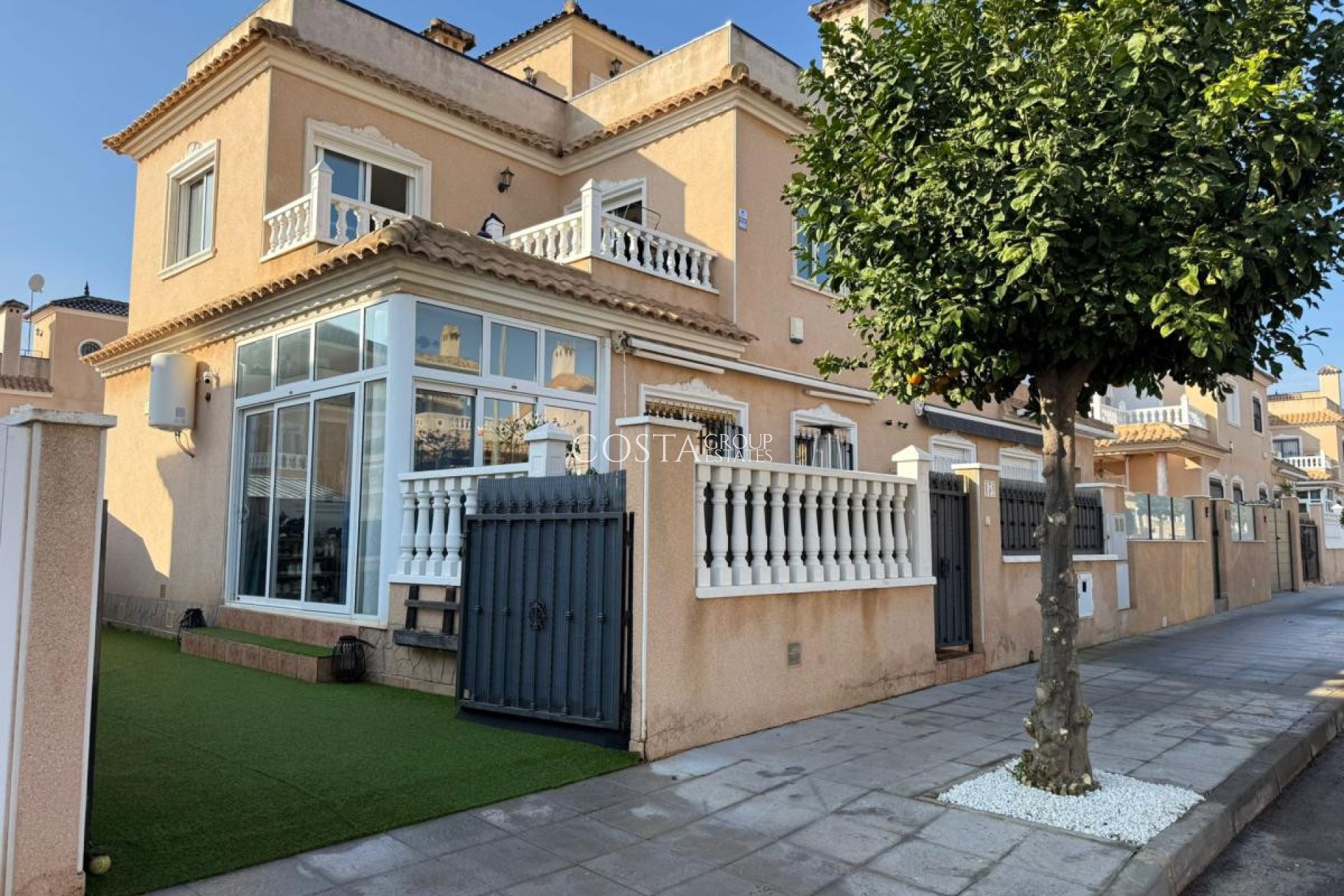 Resale - Villa -
Pilar de la Horadada - Torre De La Horadada