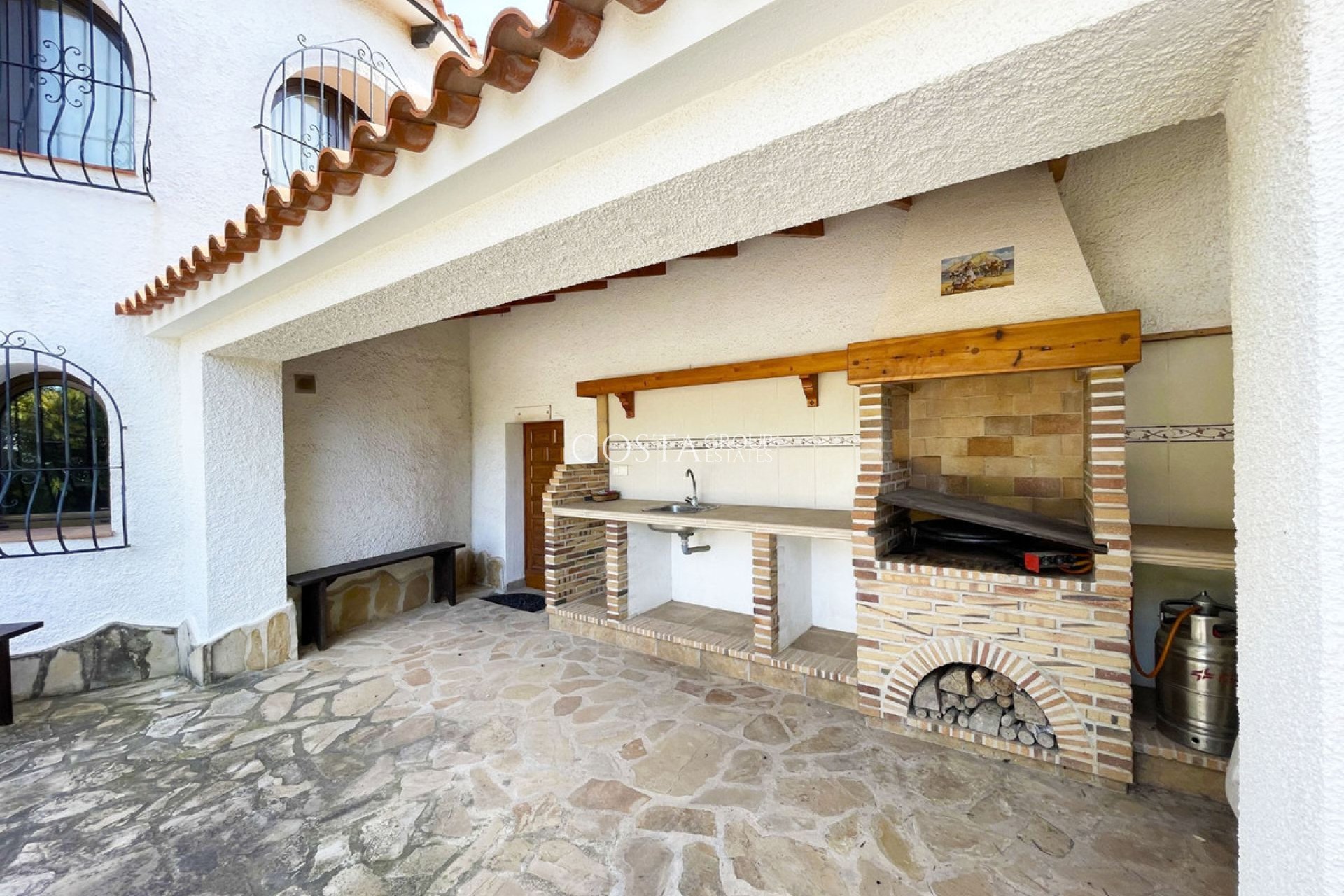 Resale - Villa -
Pinoso - Los Pinos