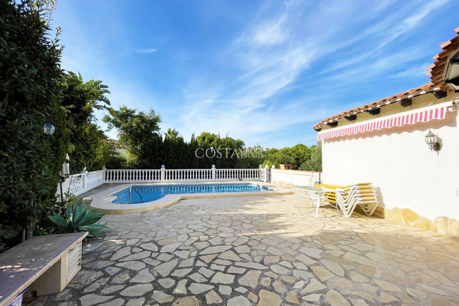 Resale - Villa -
Pinoso - Los Pinos