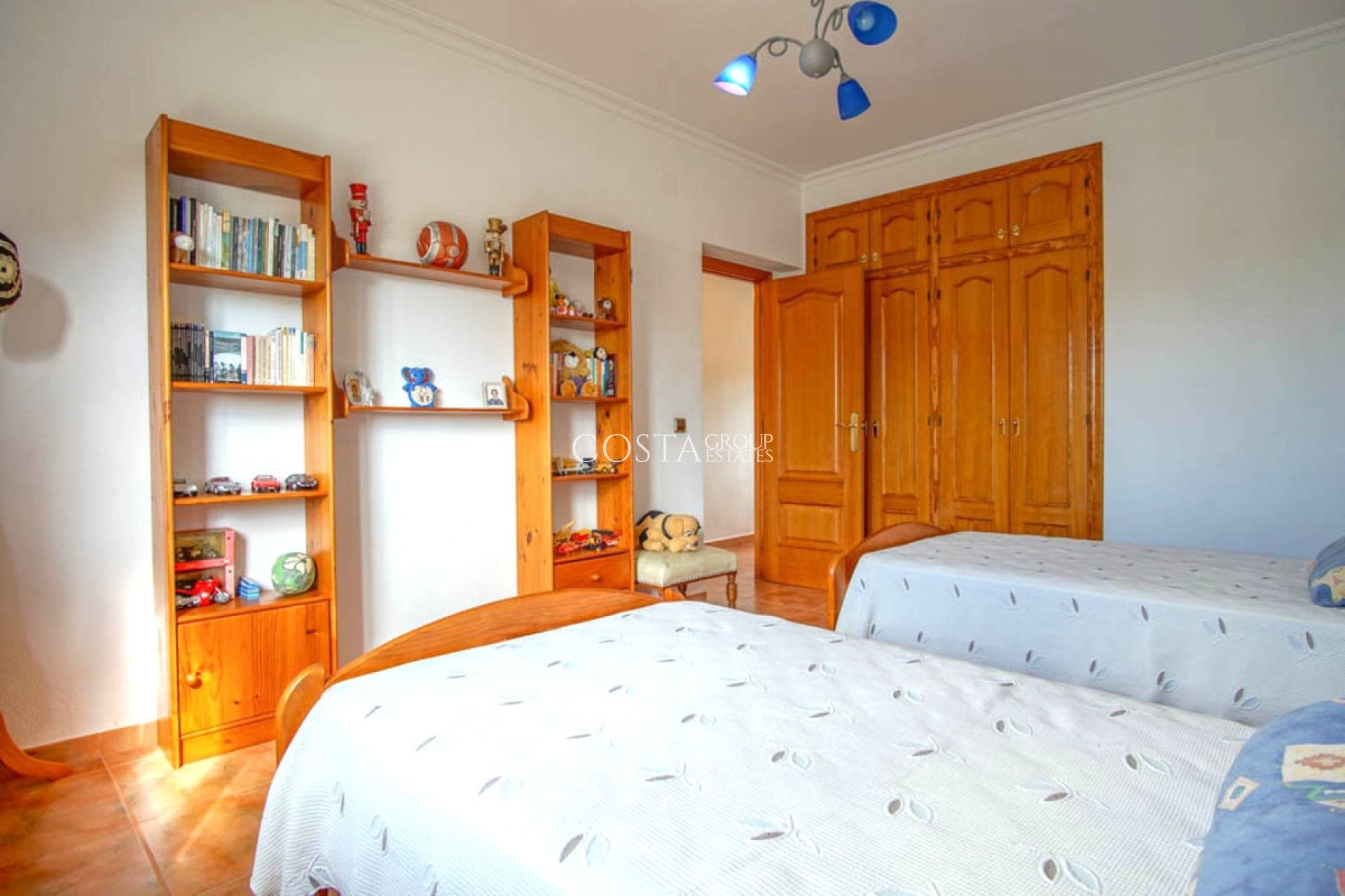 Resale - Villa -
Pinoso - Los Pinos