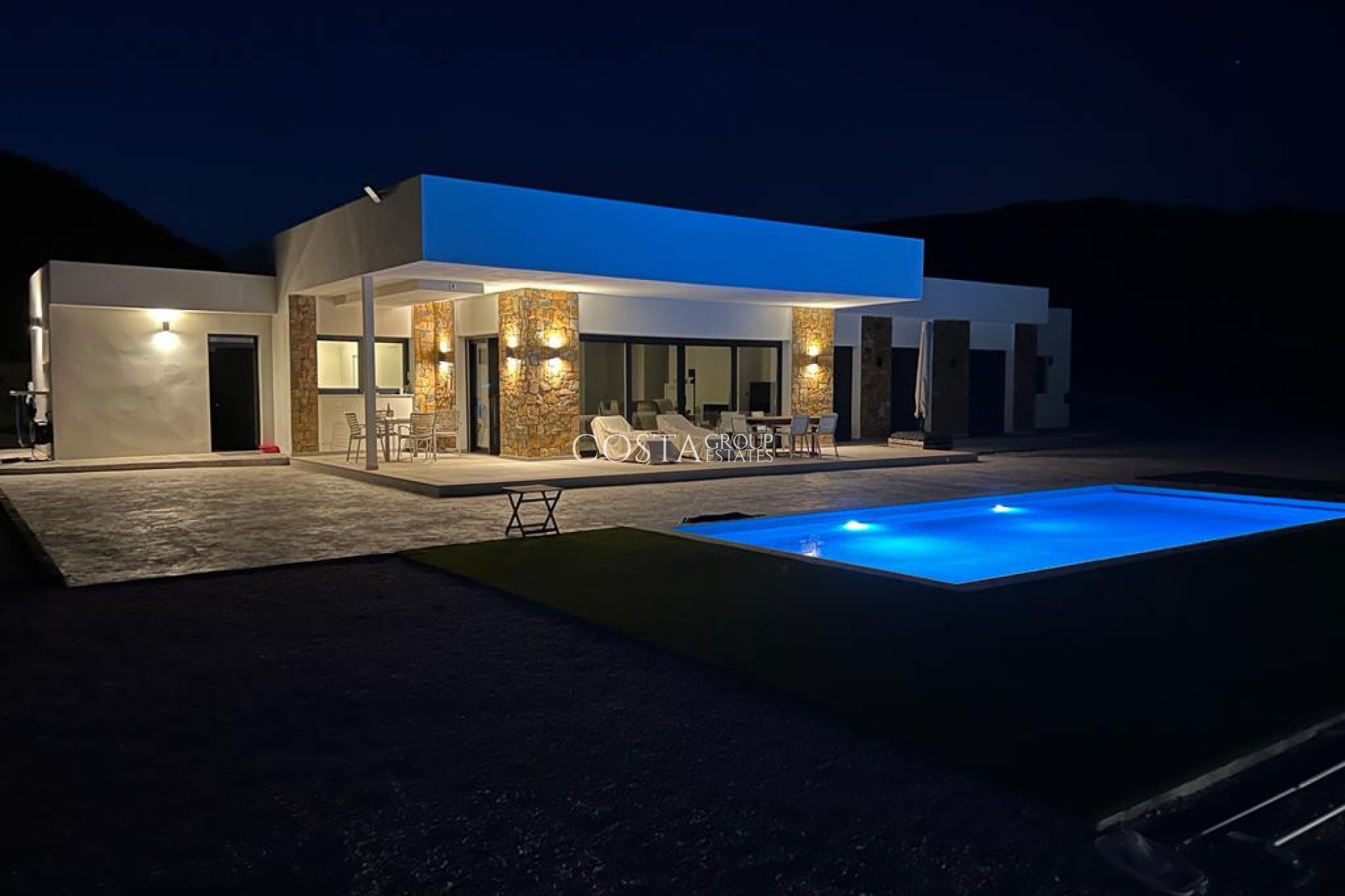 Resale - Villa -
Pinoso - Pinoso Centro