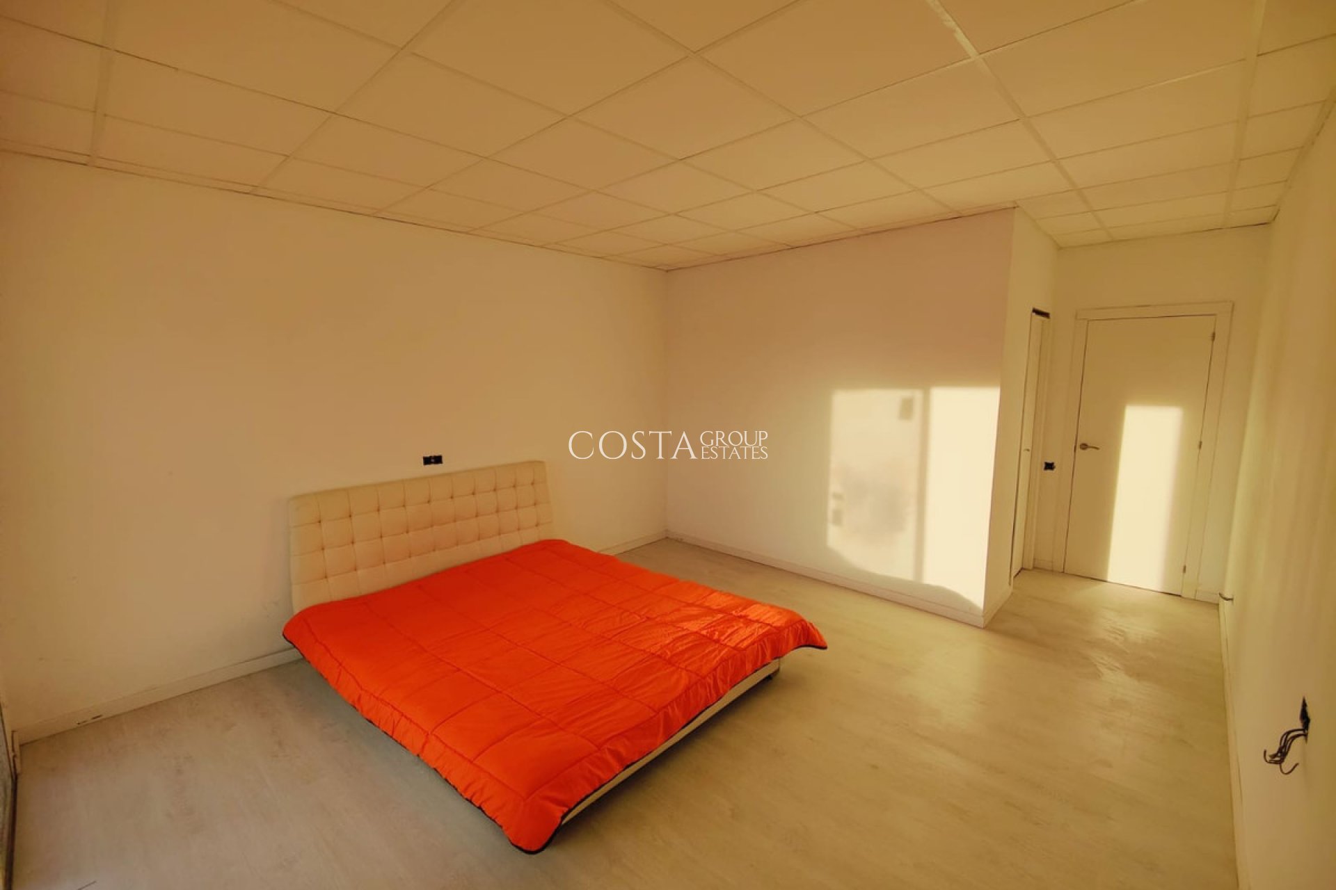 Resale - Villa -
Pinoso - Pinoso Centro