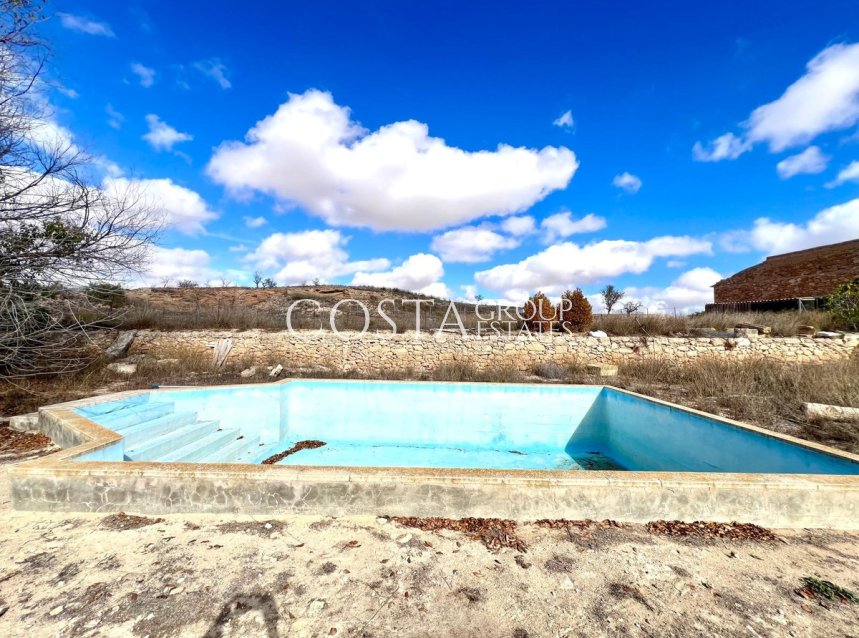 Resale - Villa -
Pinoso - Pinoso Centro