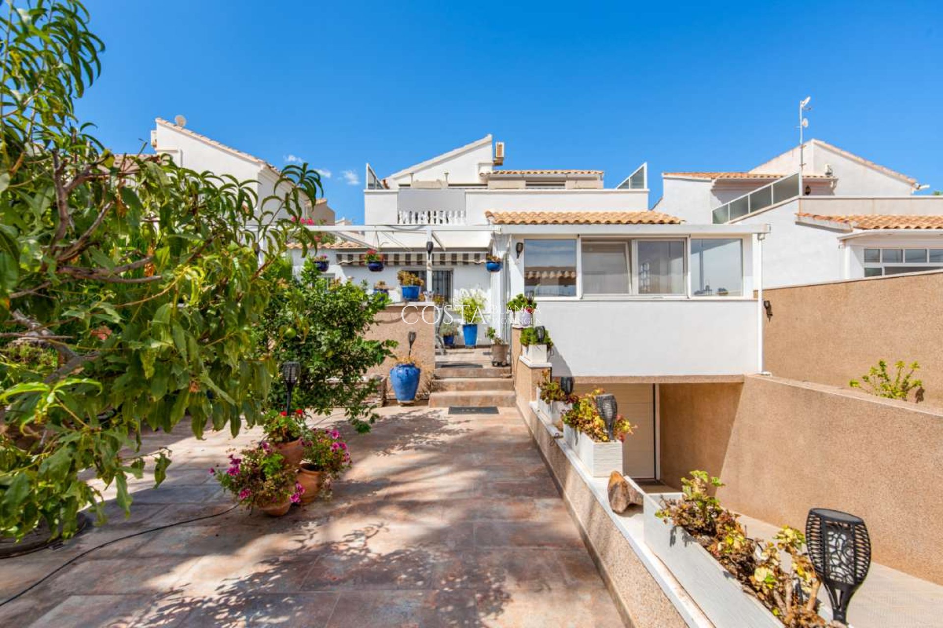 Resale - Villa -
Punta Prima