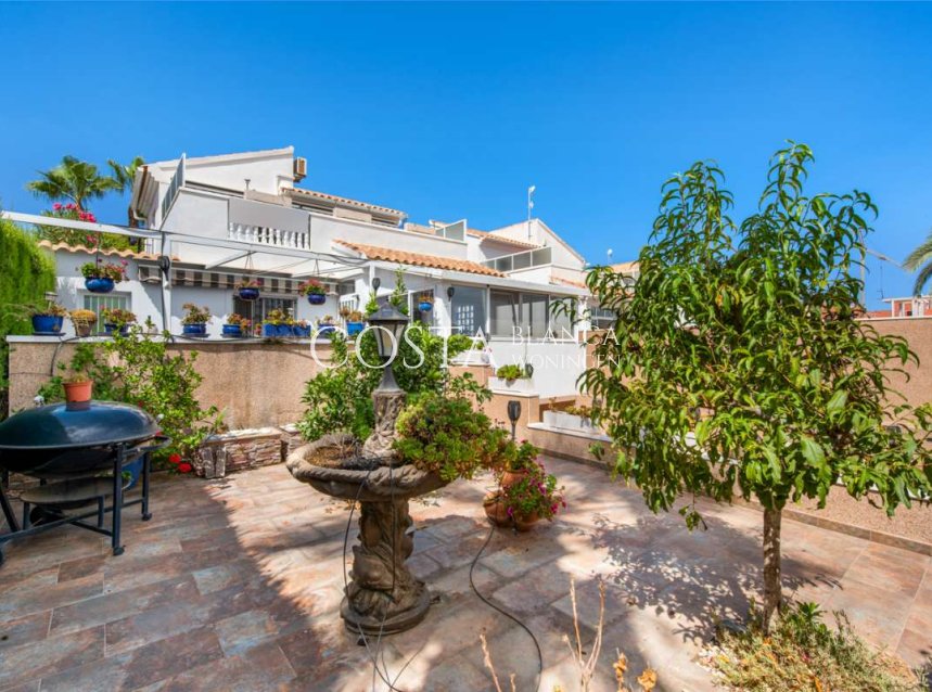 Resale - Villa -
Punta Prima