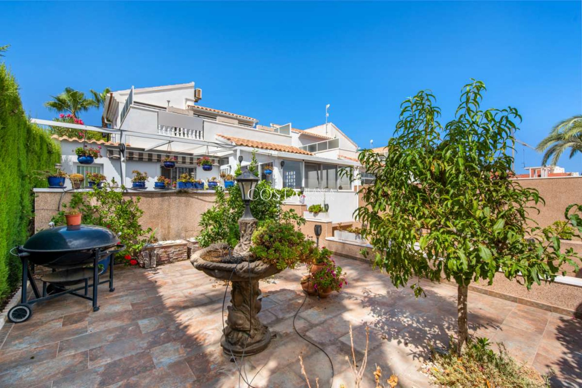 Resale - Villa -
Punta Prima