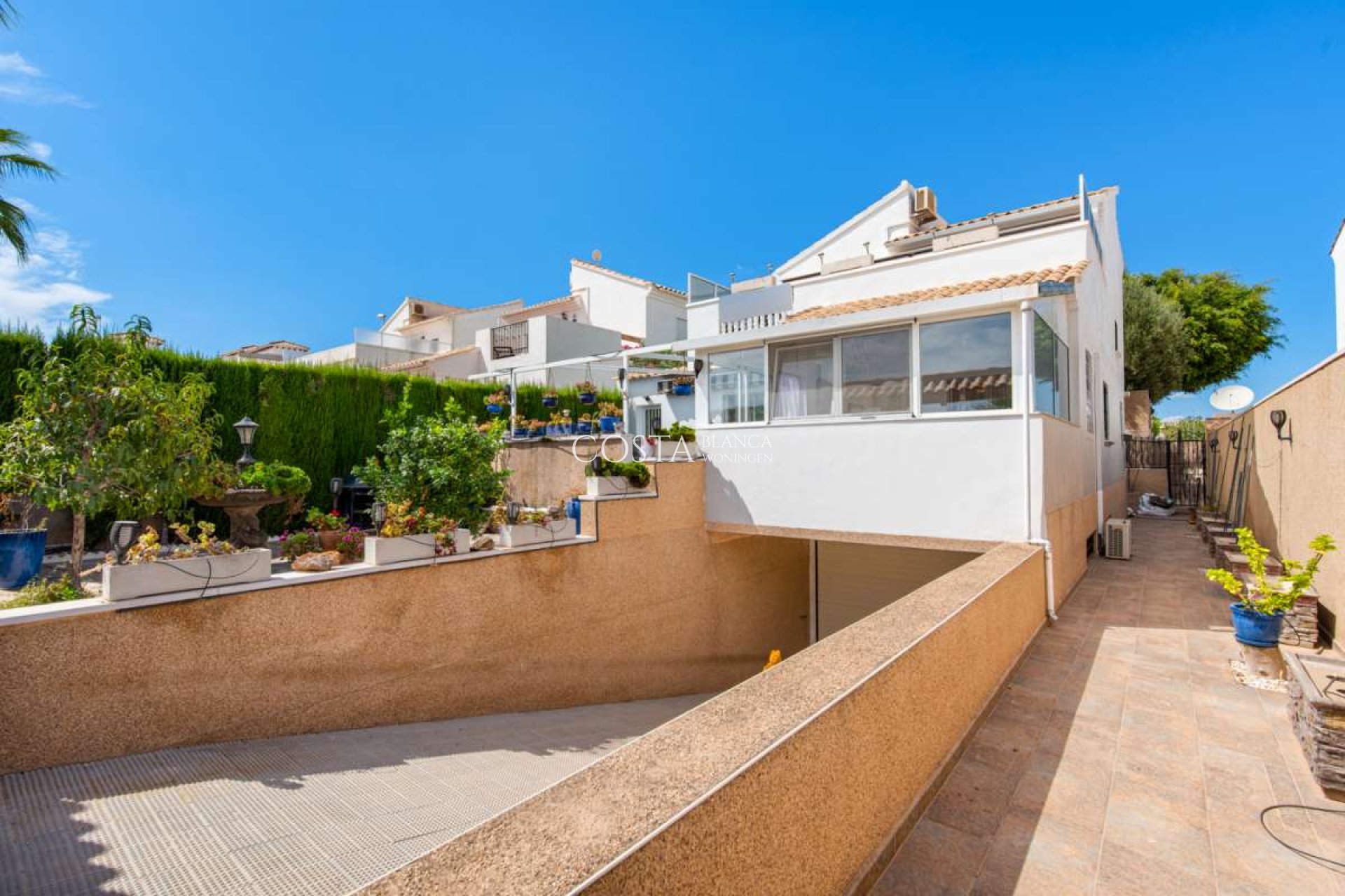 Resale - Villa -
Punta Prima