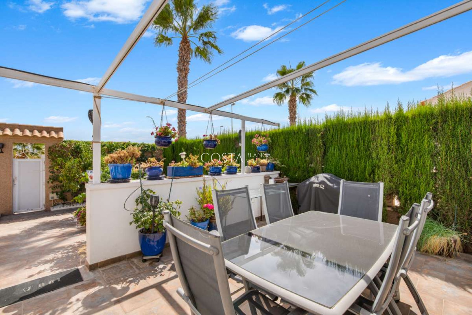 Resale - Villa -
Punta Prima