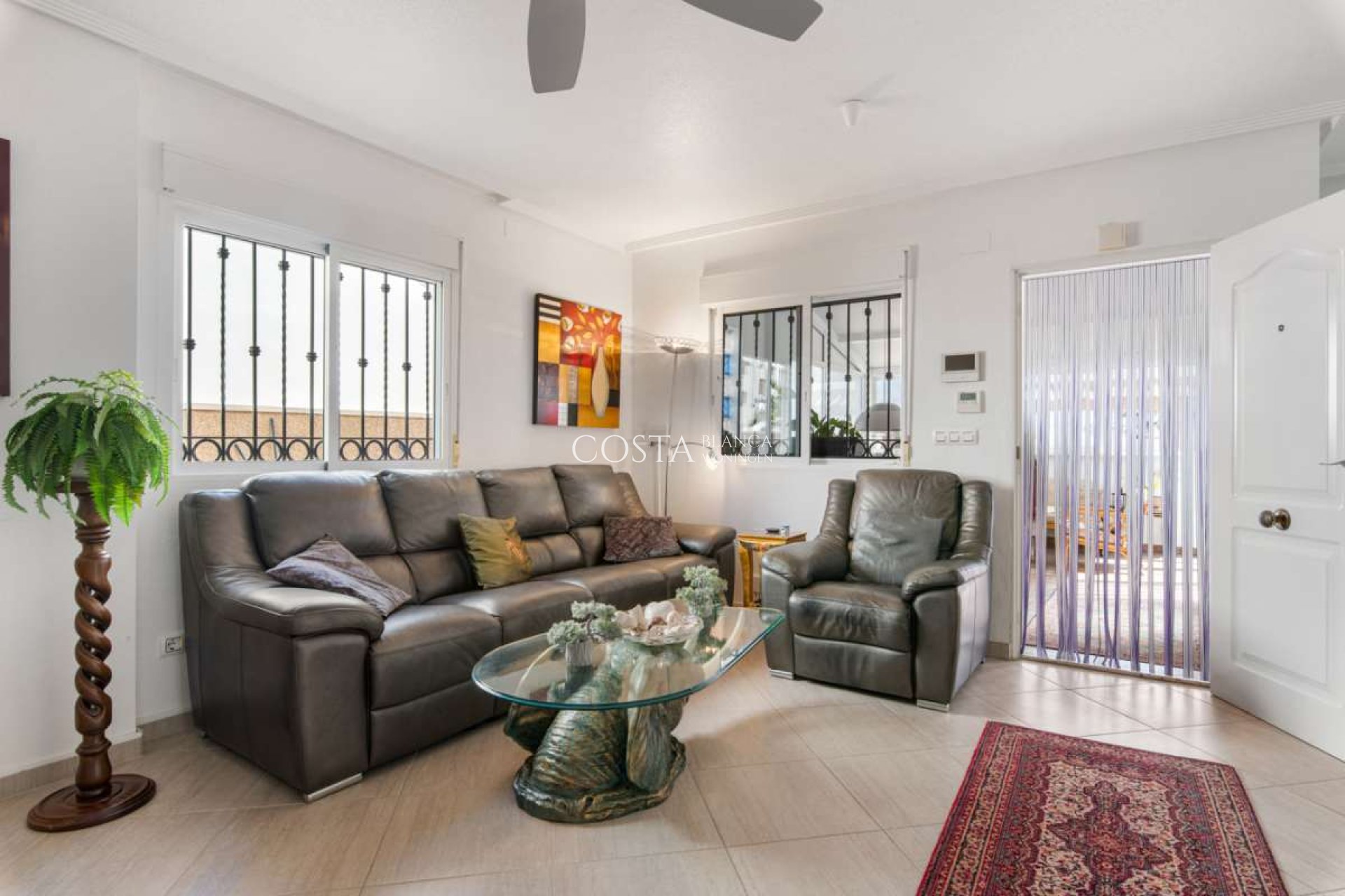 Resale - Villa -
Punta Prima
