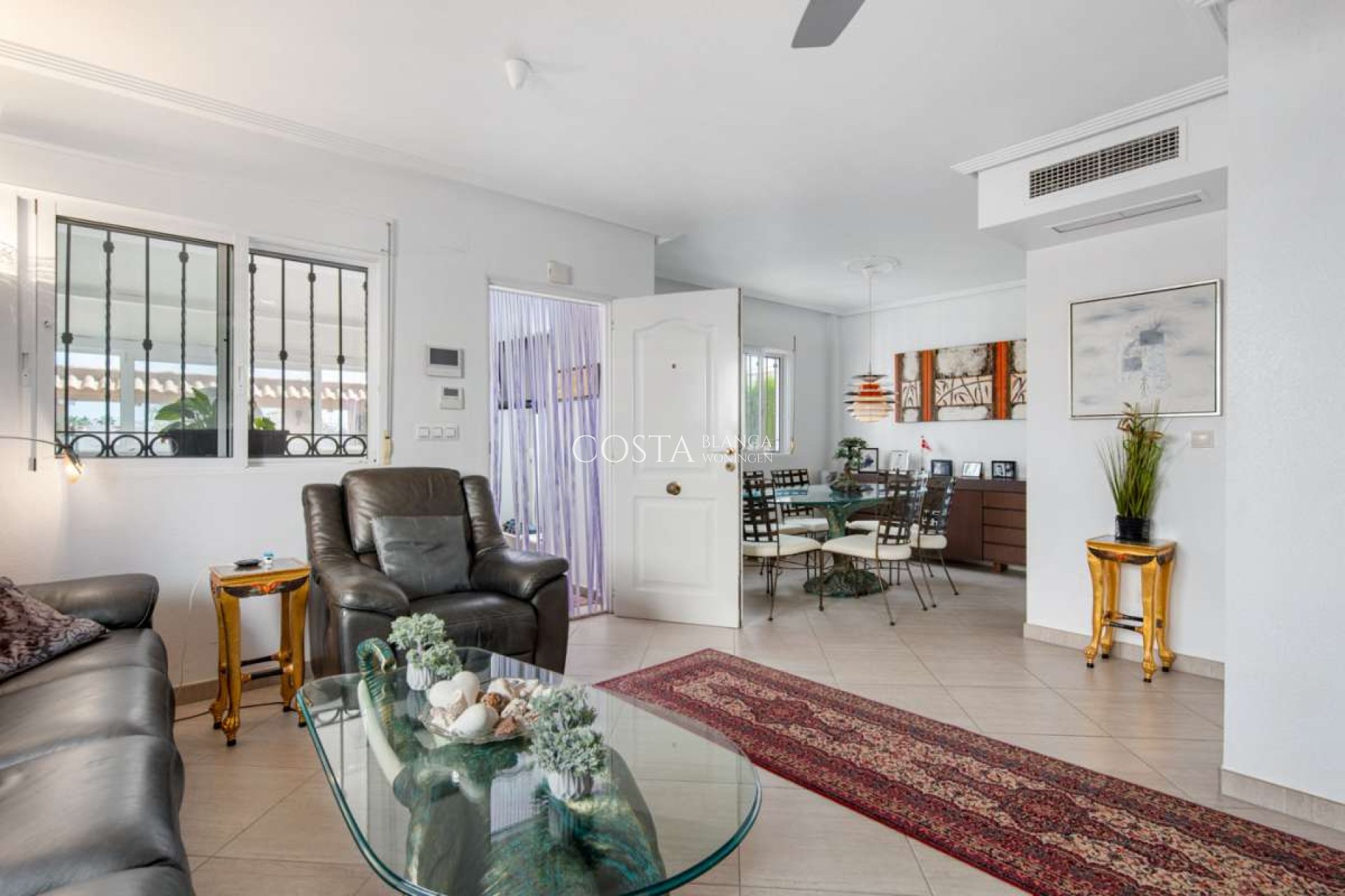 Resale - Villa -
Punta Prima