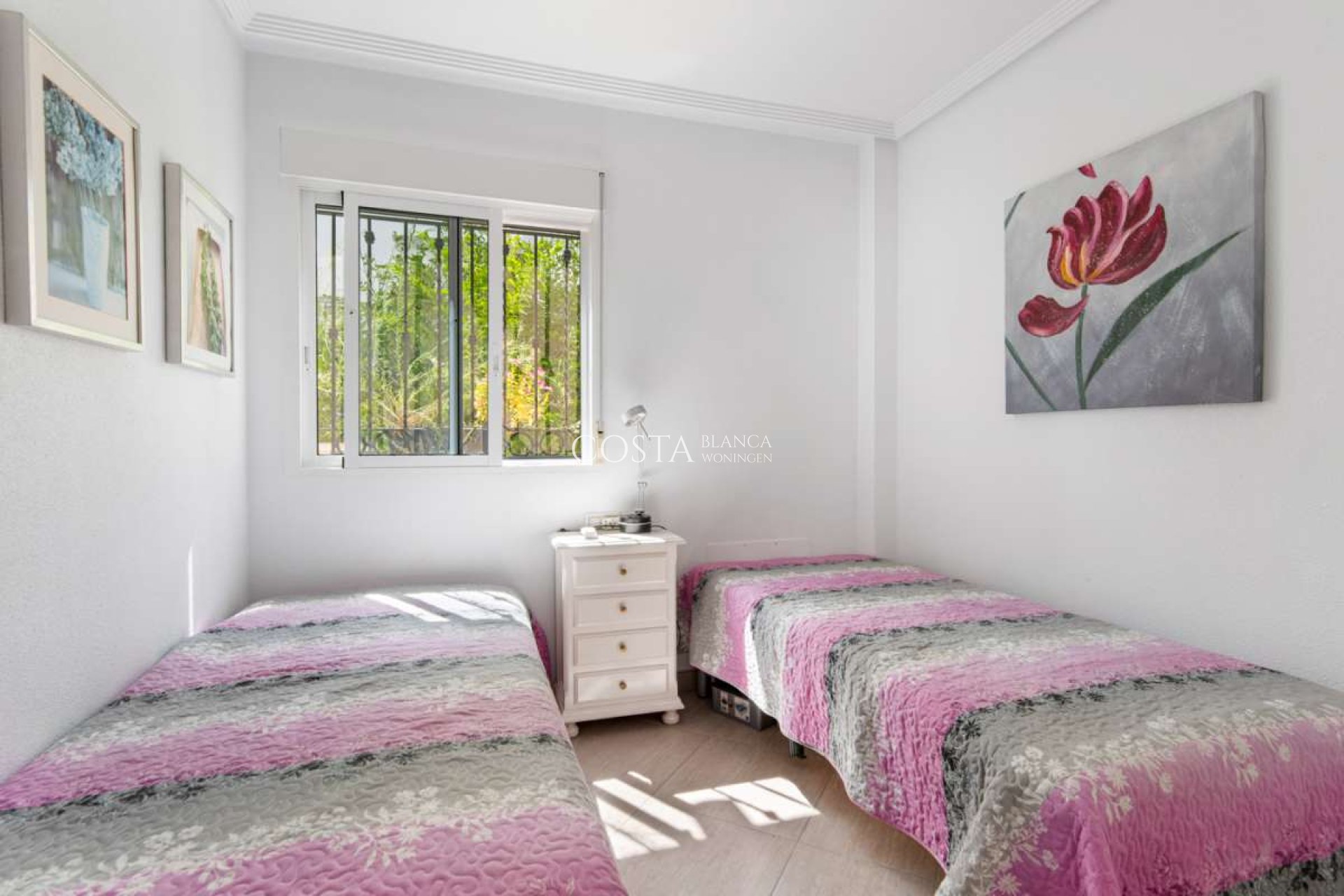 Resale - Villa -
Punta Prima