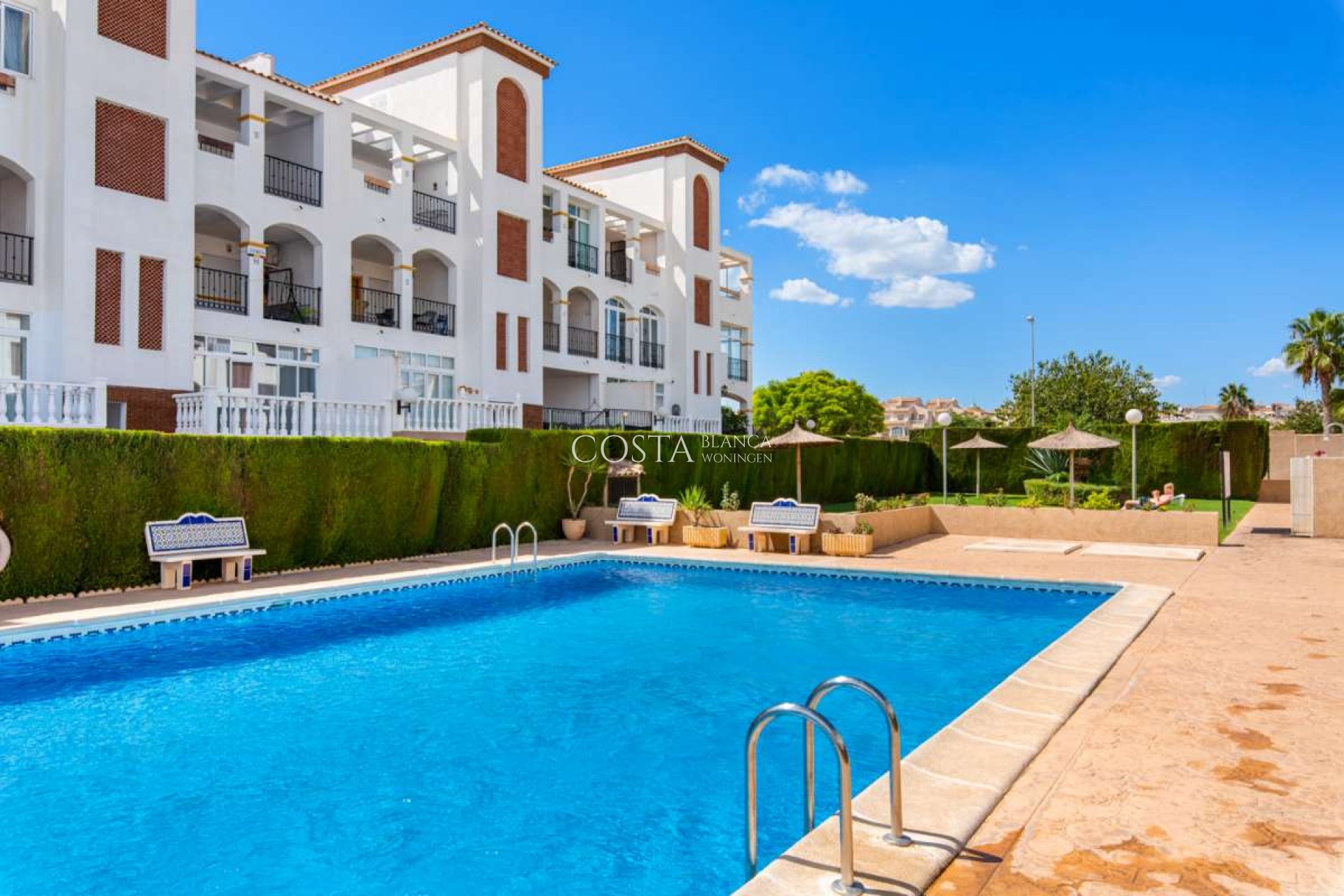 Resale - Villa -
Punta Prima