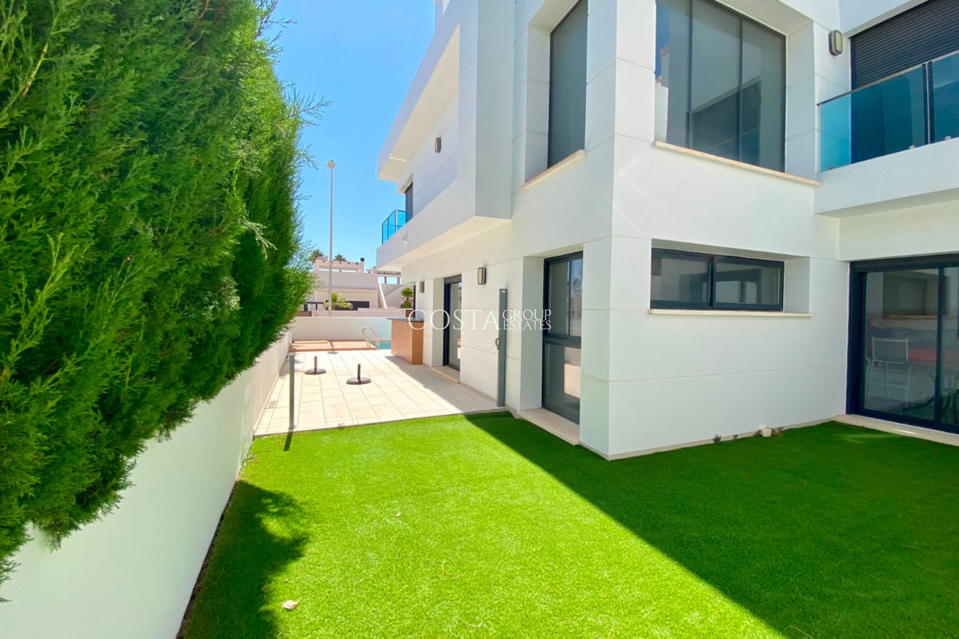 Resale - Villa -
Rojales - Ciudad Quesada