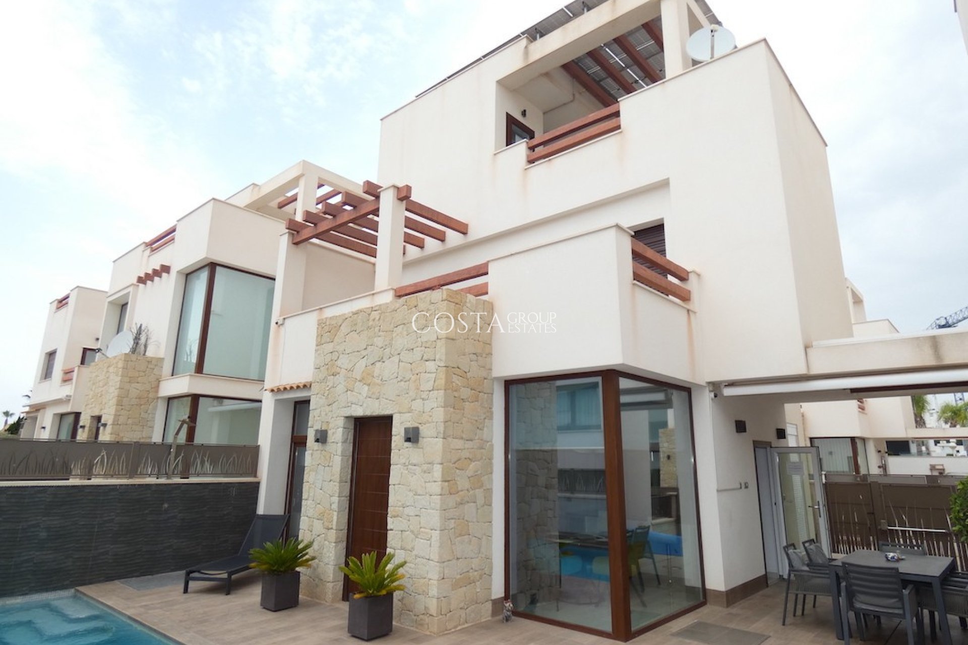 Resale - Villa -
Rojales - Ciudad Quesada
