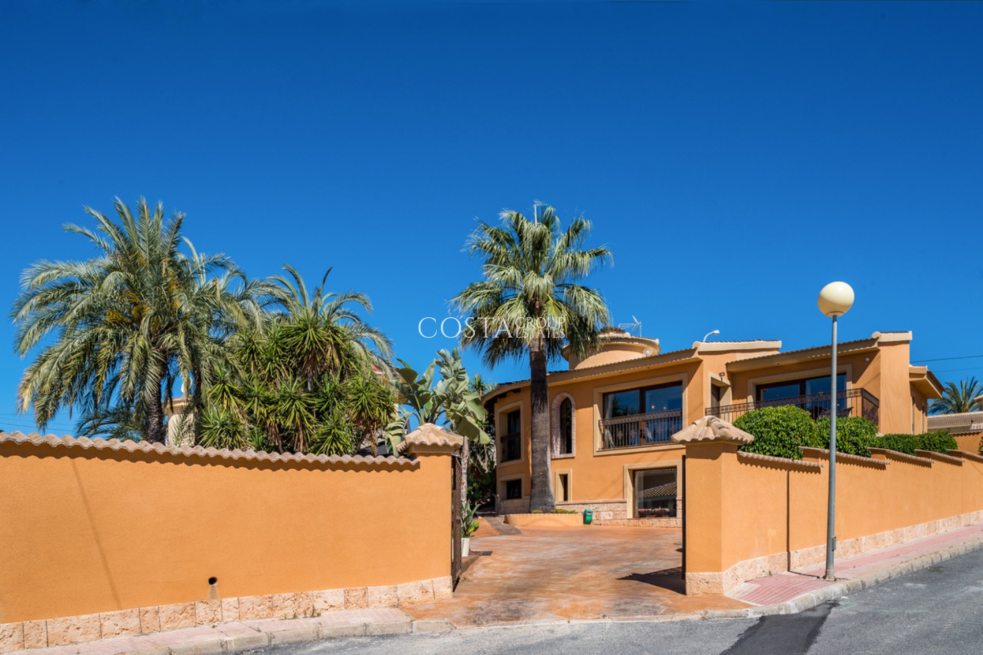 Resale - Villa -
Rojales - Ciudad Quesada
