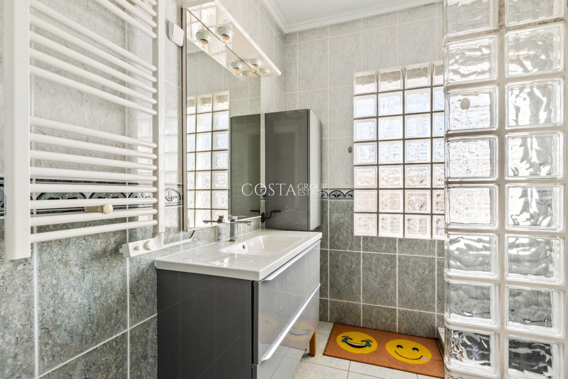 Resale - Villa -
Rojales - Ciudad Quesada