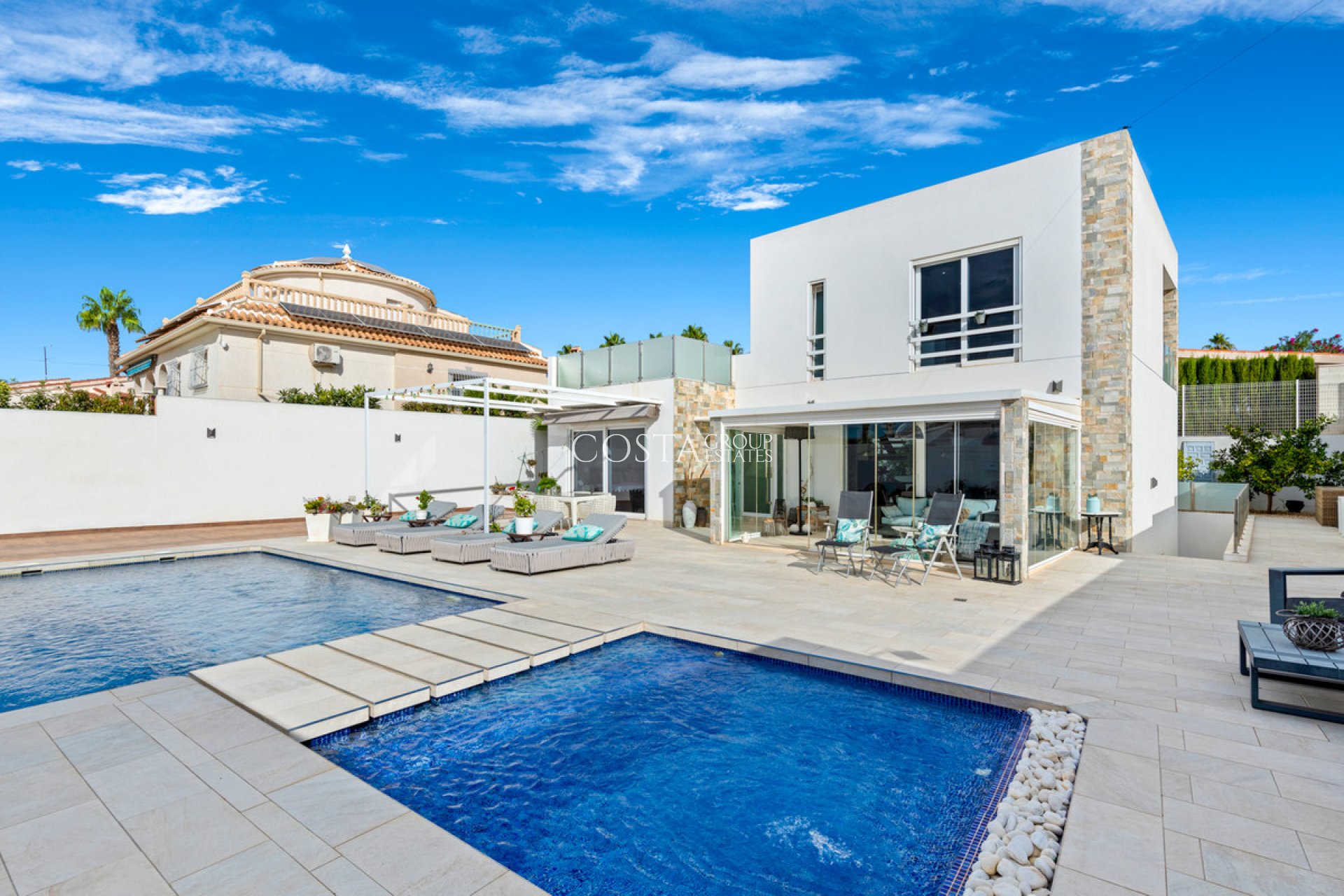 Resale - Villa -
Rojales - Ciudad Quesada