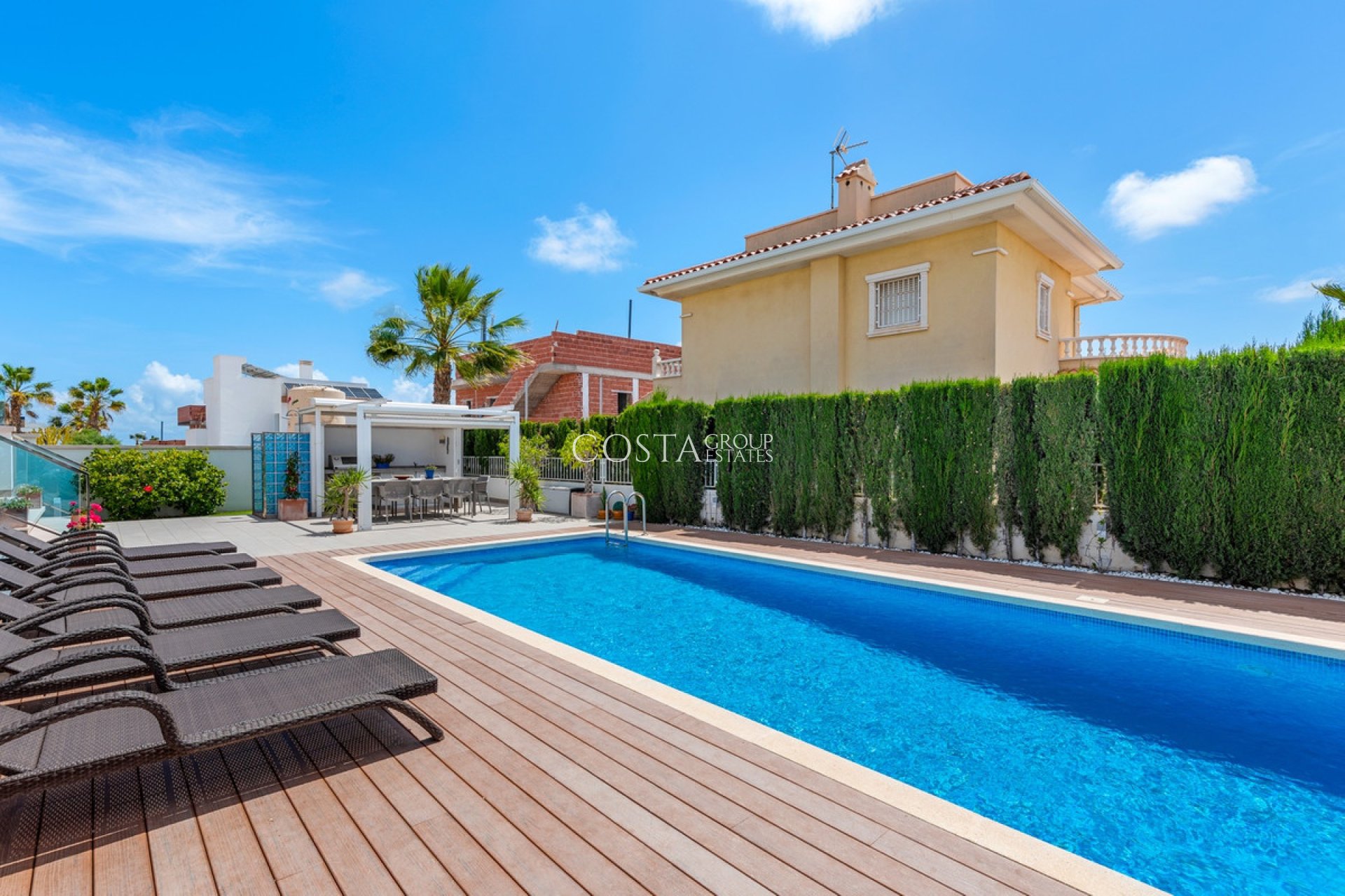 Resale - Villa -
Rojales - Ciudad Quesada