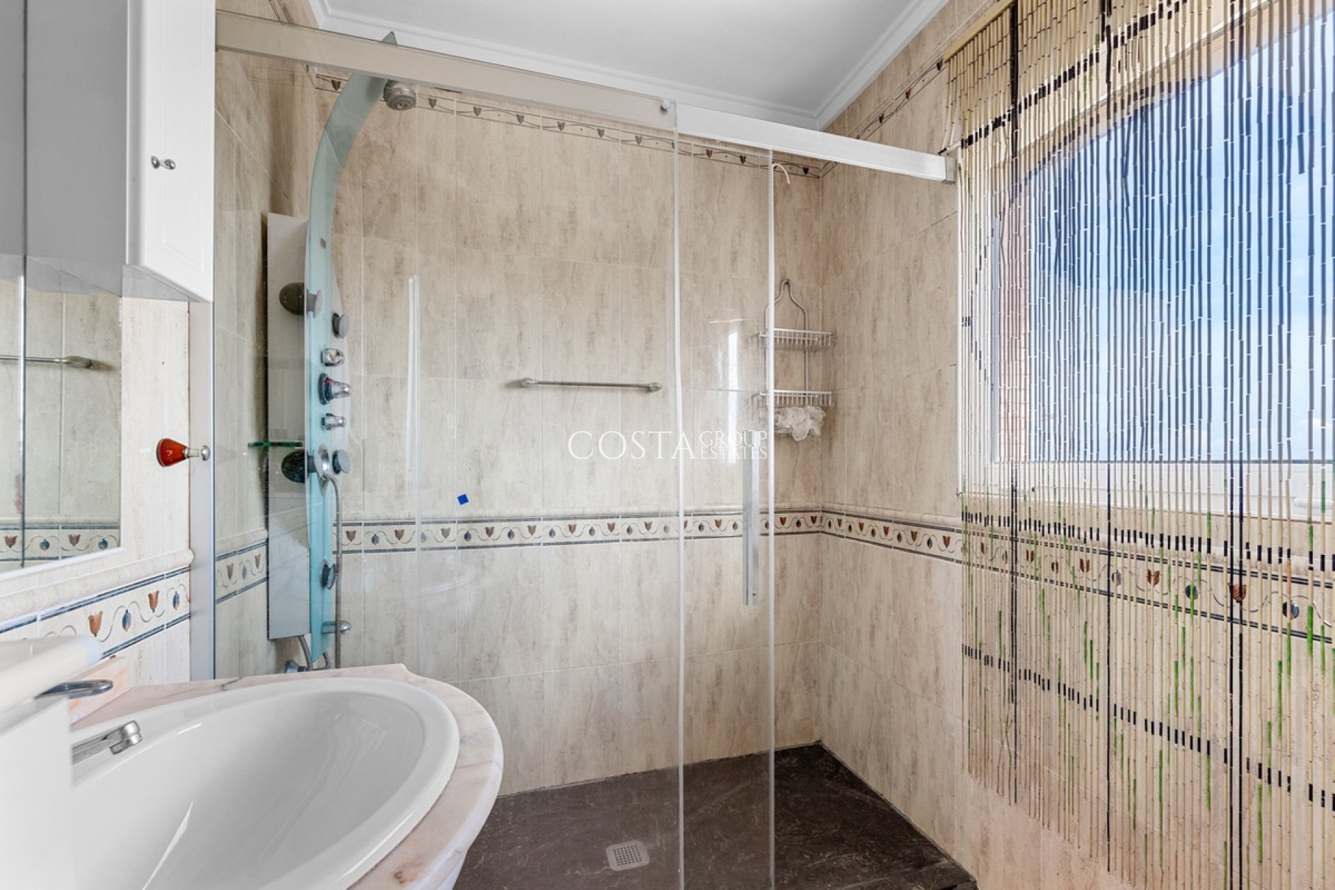 Resale - Villa -
Rojales - Ciudad Quesada
