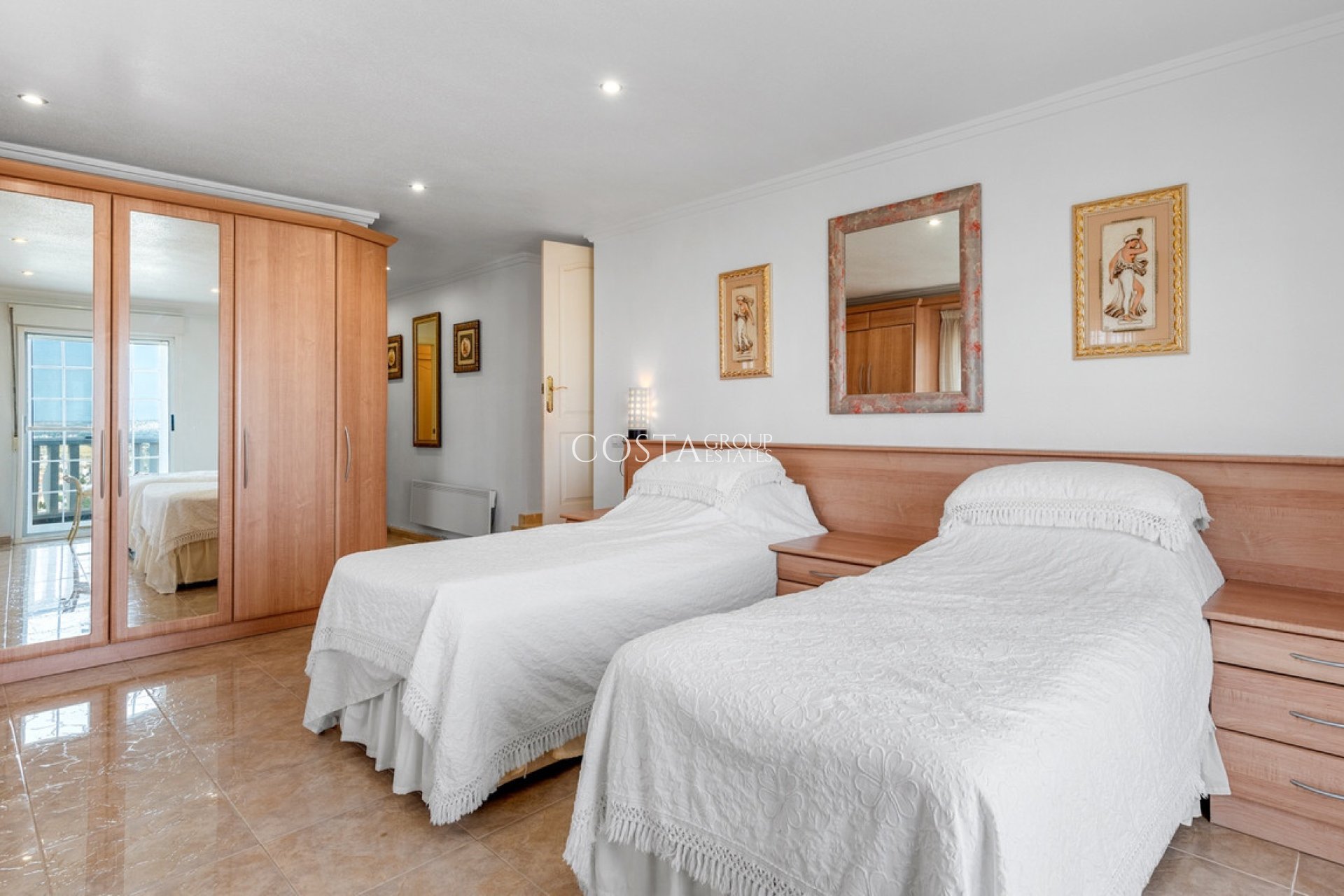 Resale - Villa -
Rojales - Ciudad Quesada