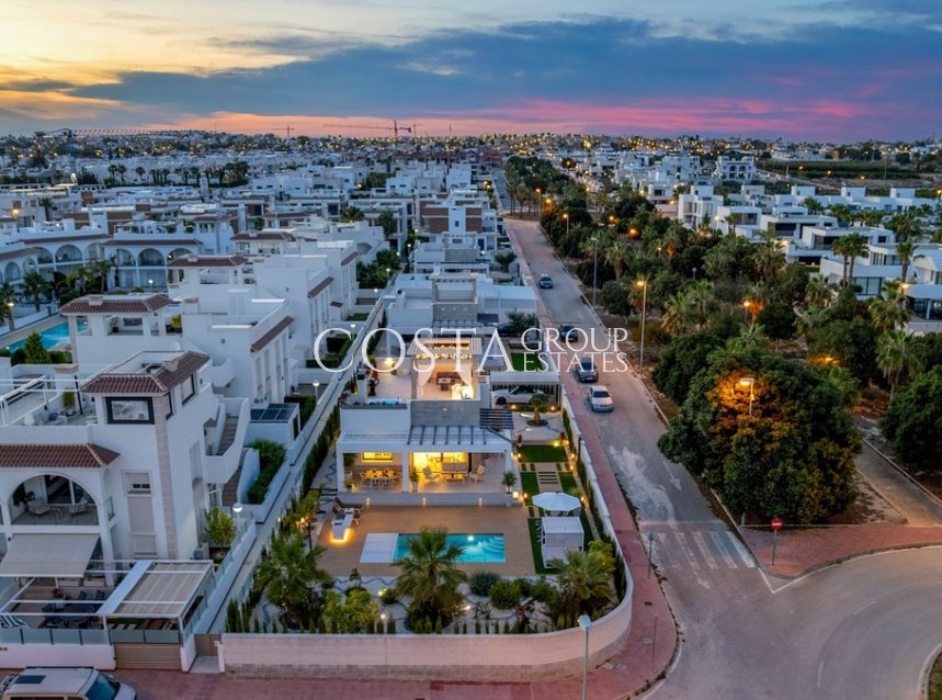 Resale - Villa -
Rojales - Ciudad Quesada