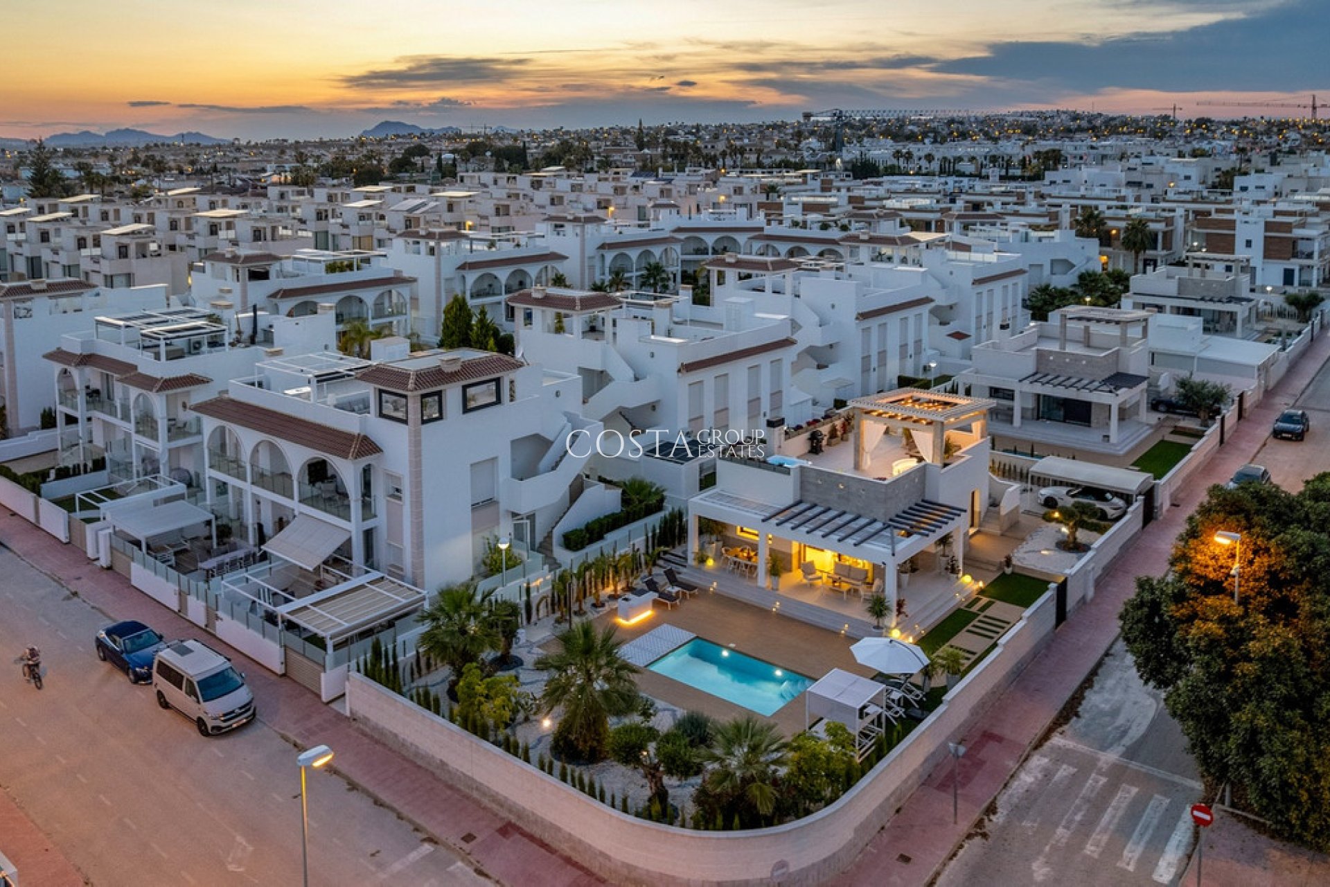 Resale - Villa -
Rojales - Ciudad Quesada